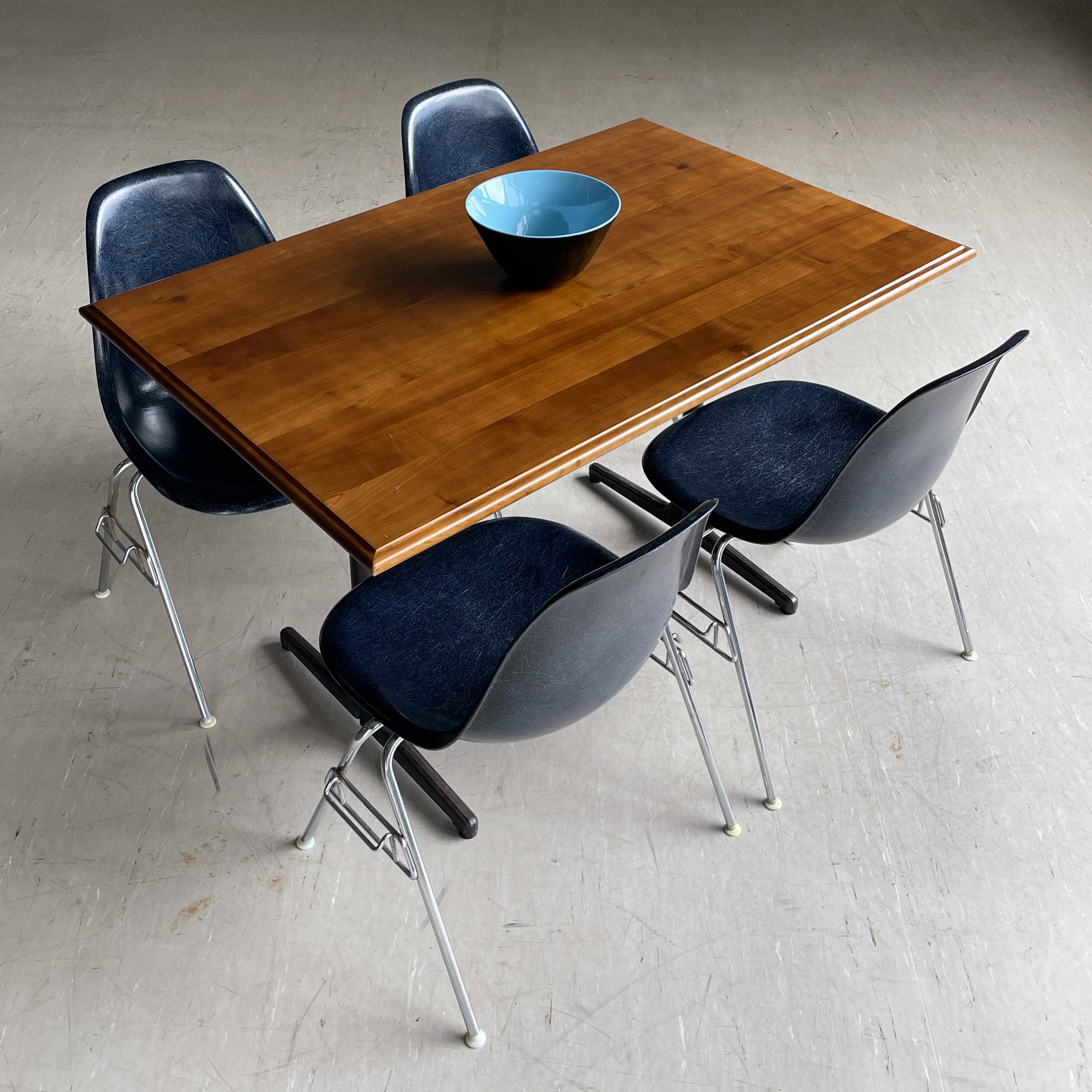 Modern.Era_Bistro Tisch.12.JPG