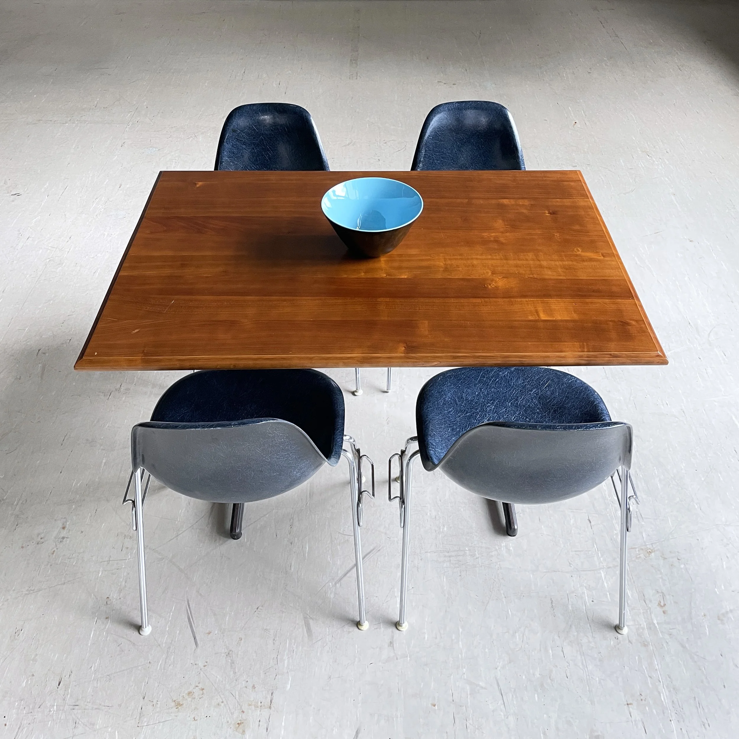 Modern.Era_Bistro Tisch.14.JPG