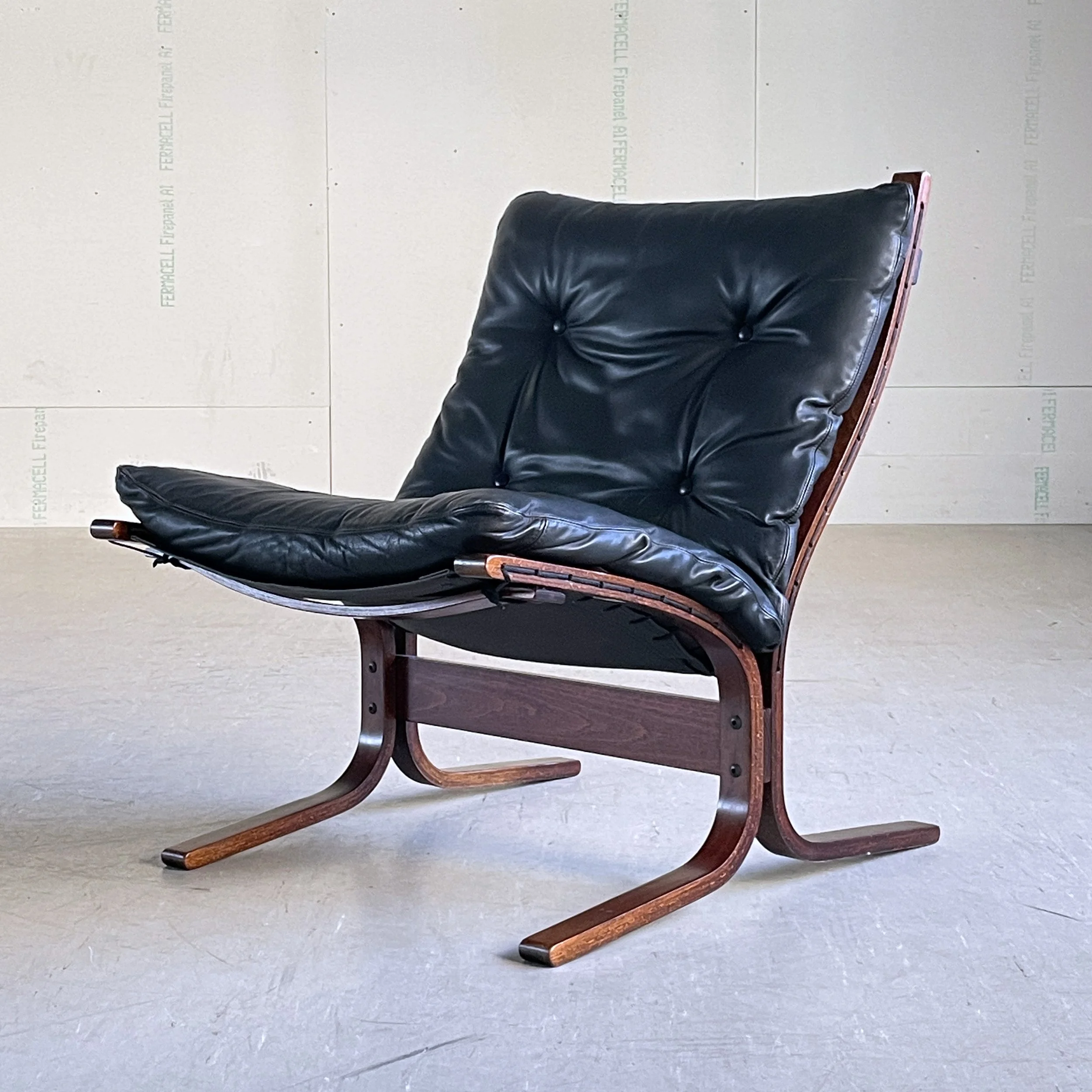 Modern Era_Westnova Chair.9.JPG
