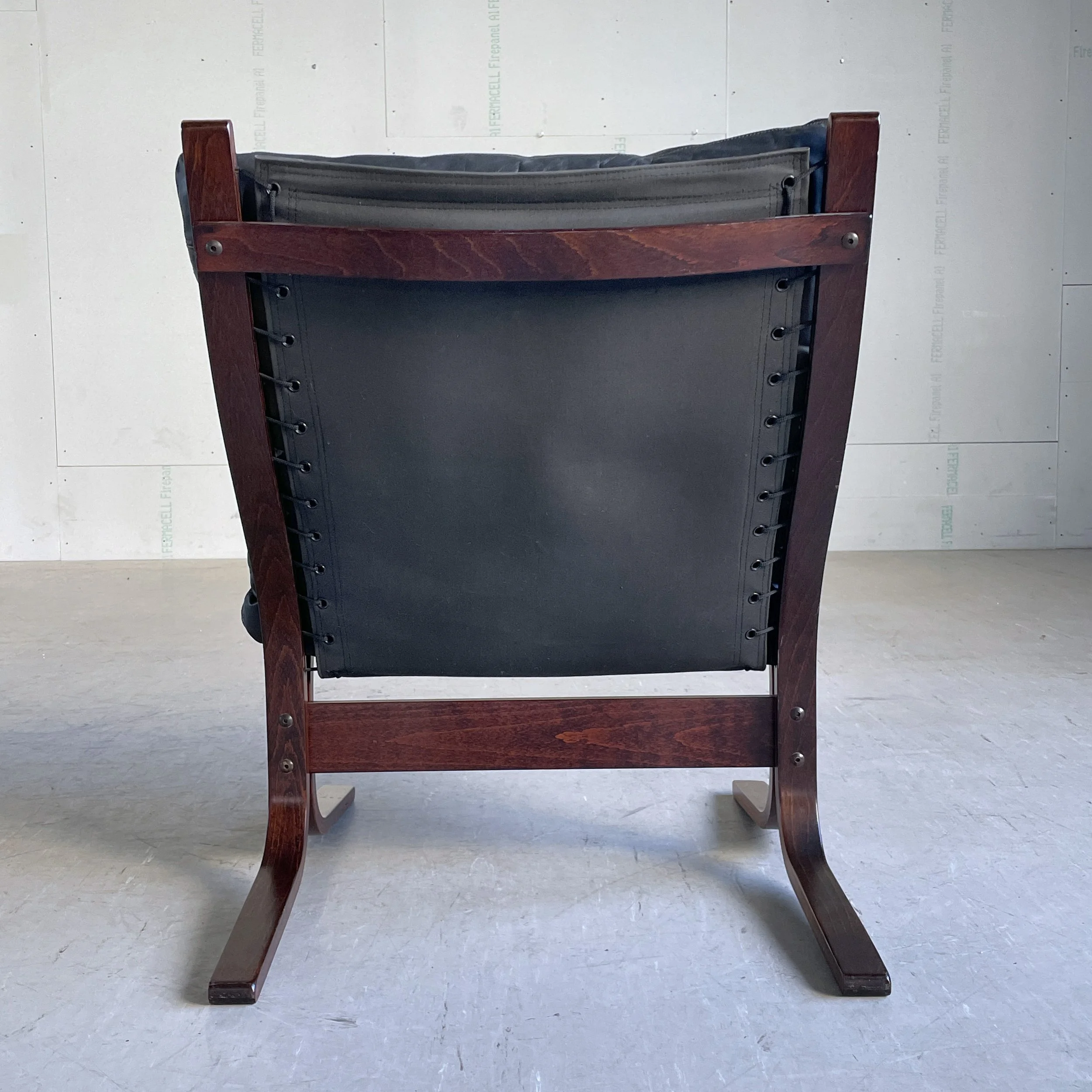 Modern Era_Westnova Chair.6.JPG