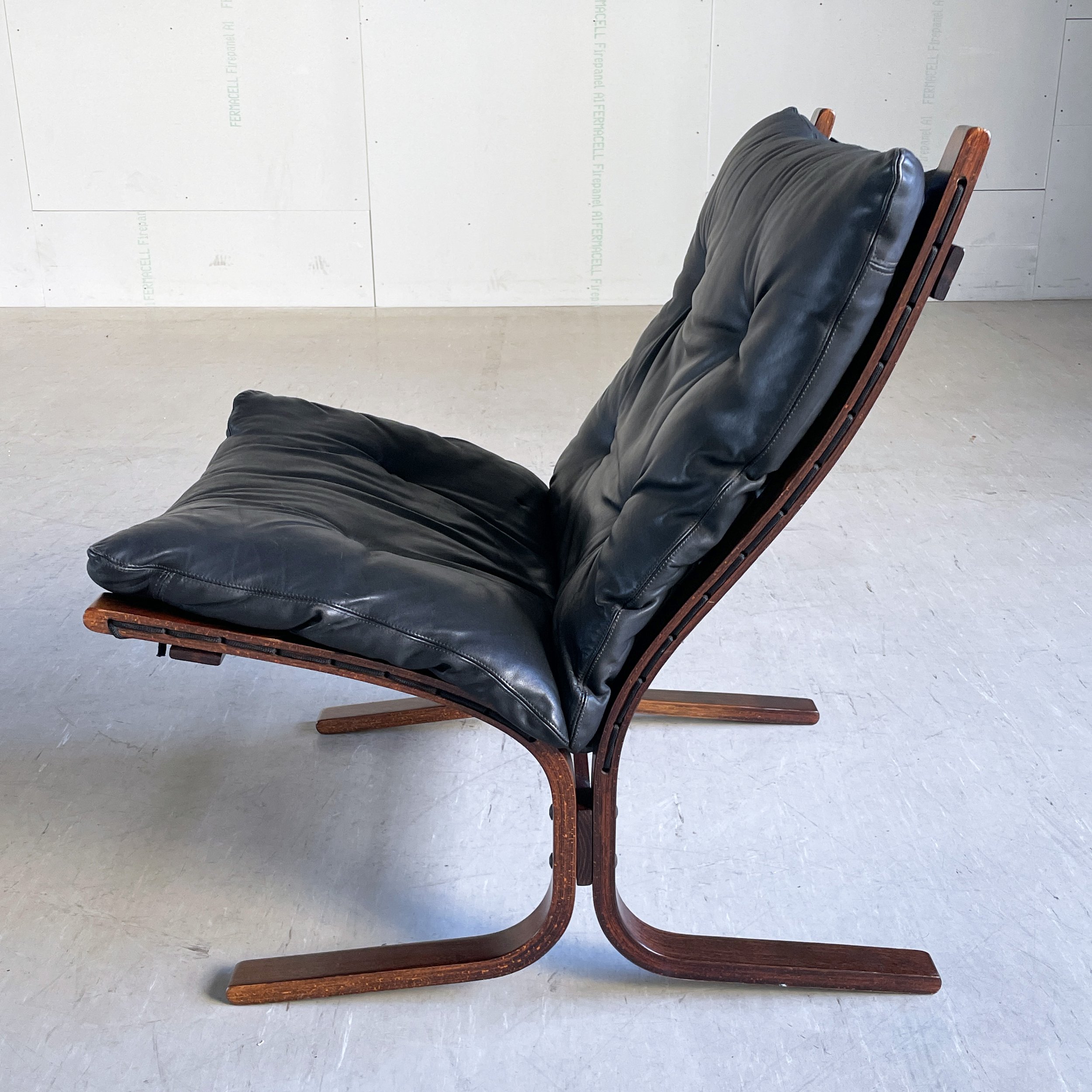 Modern Era_Westnova Chair.4.JPG