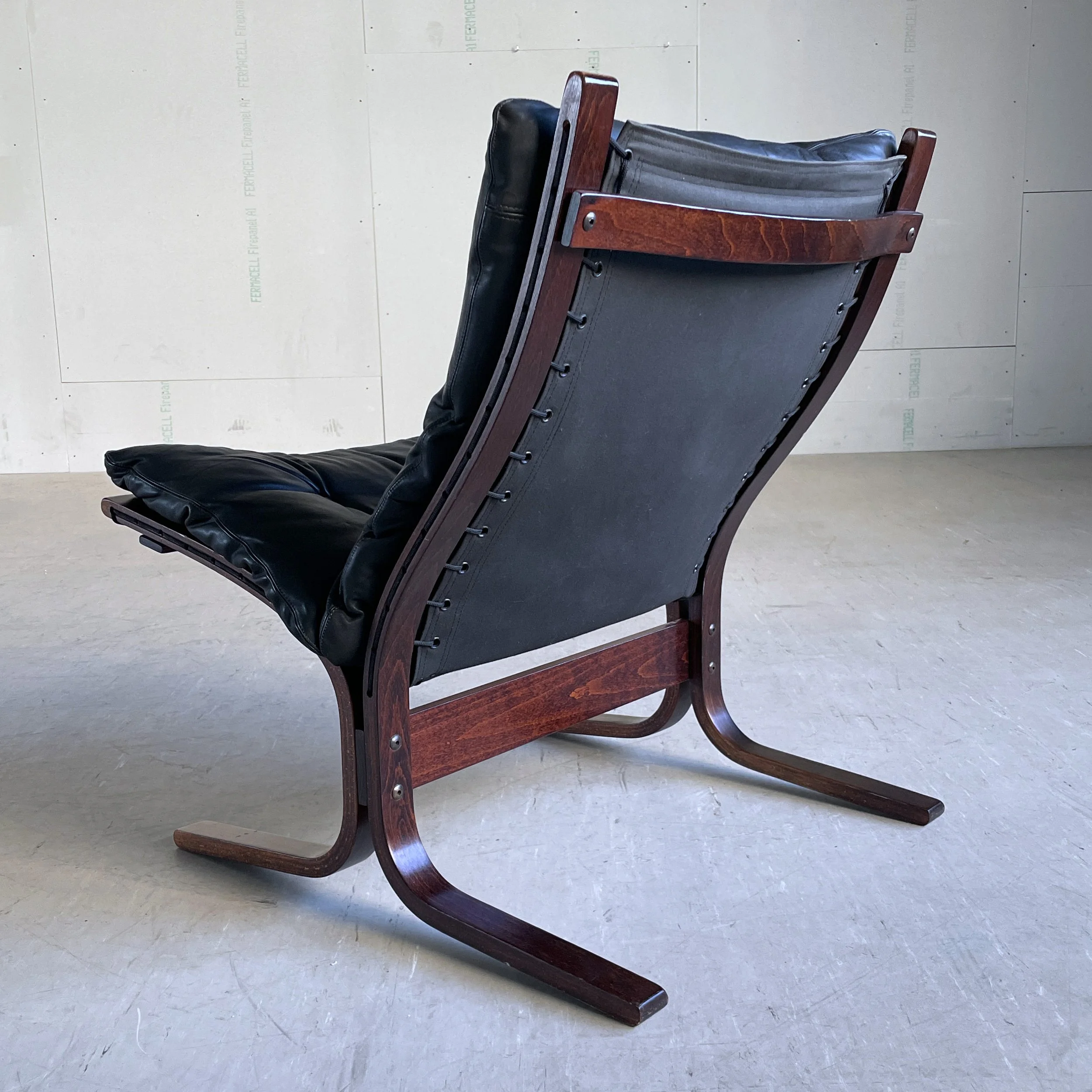Modern Era_Westnova Chair.2.JPG