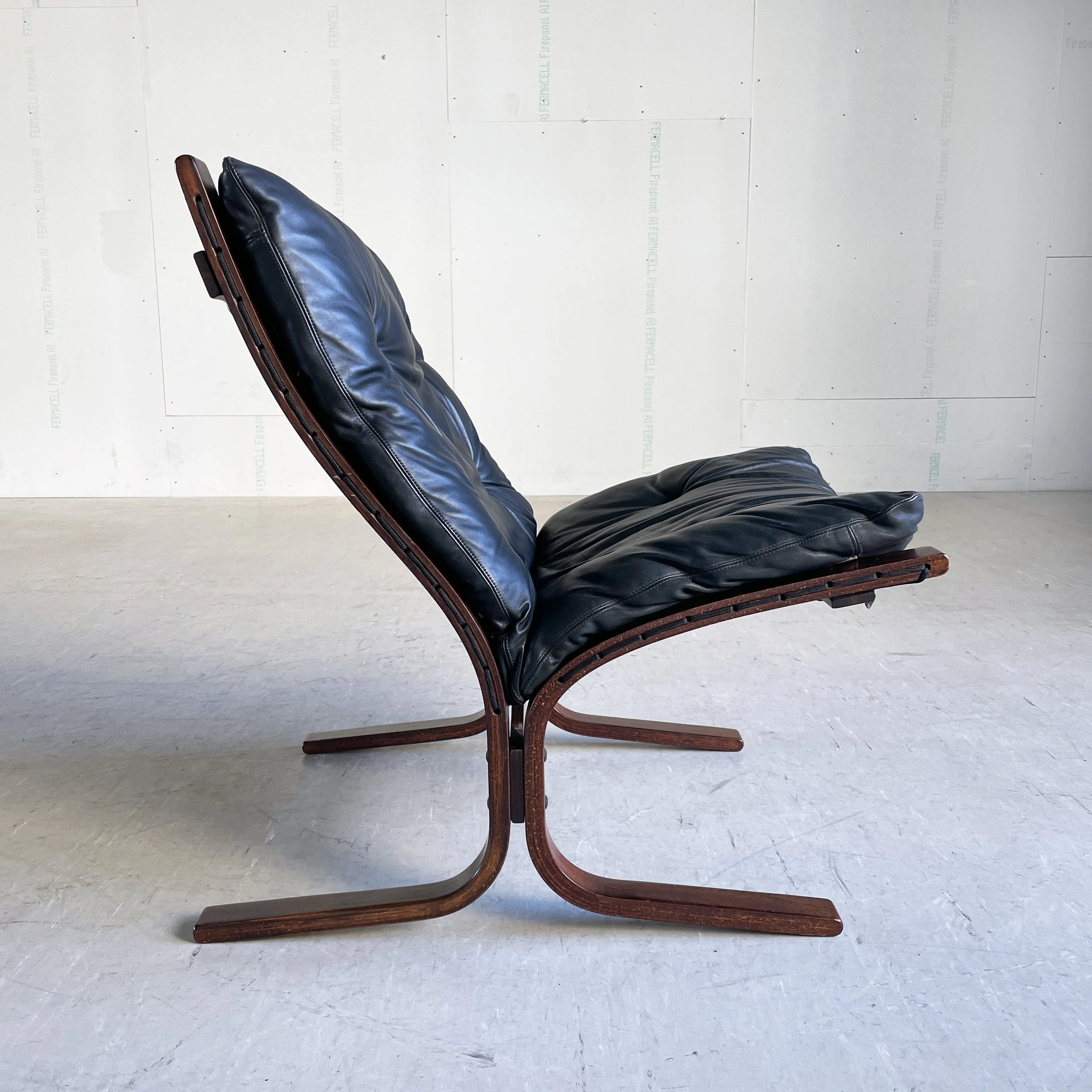 Modern Era_Westnova Chair.11.JPG