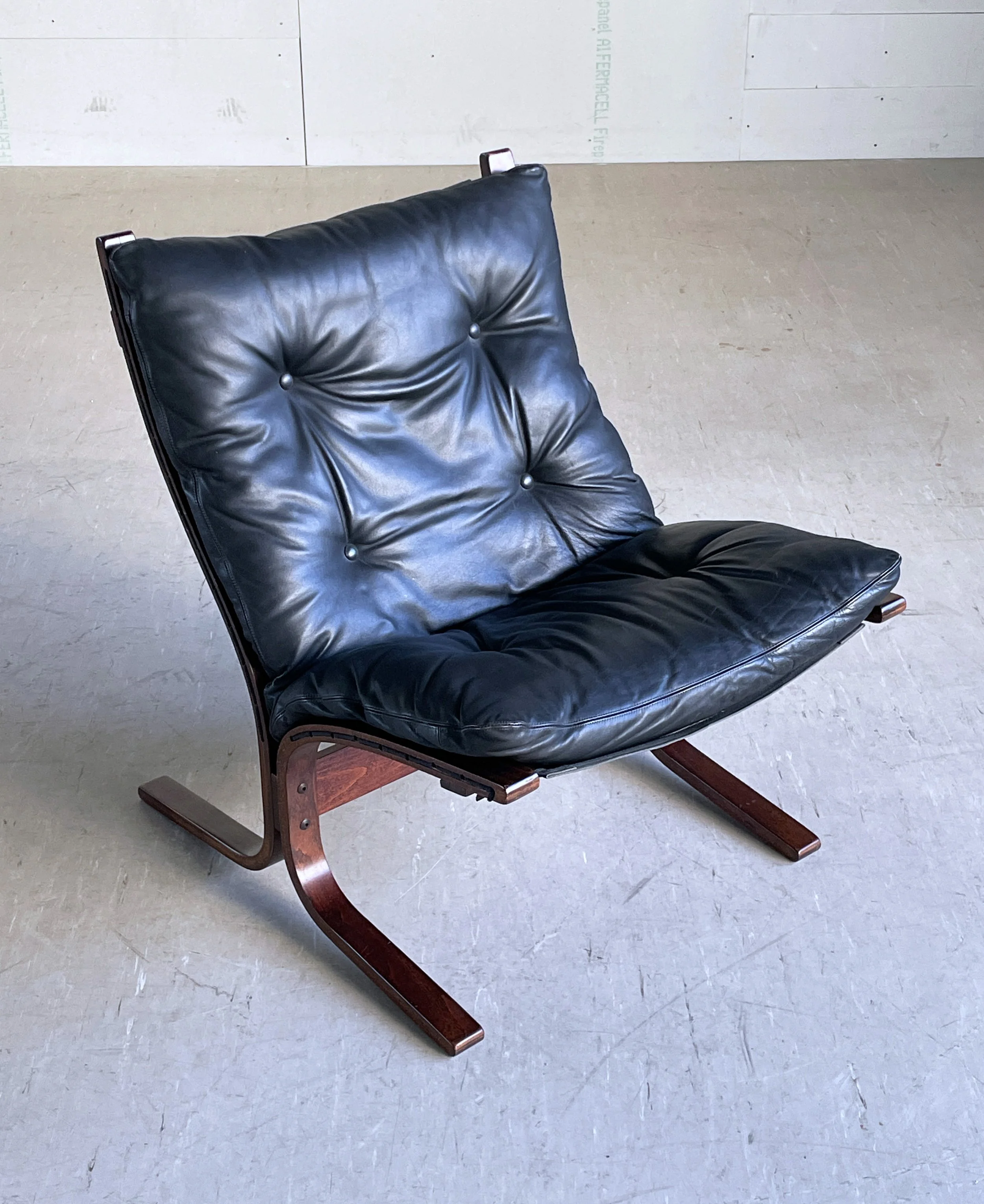 Modern Era_Westnova Chair.16.JPG