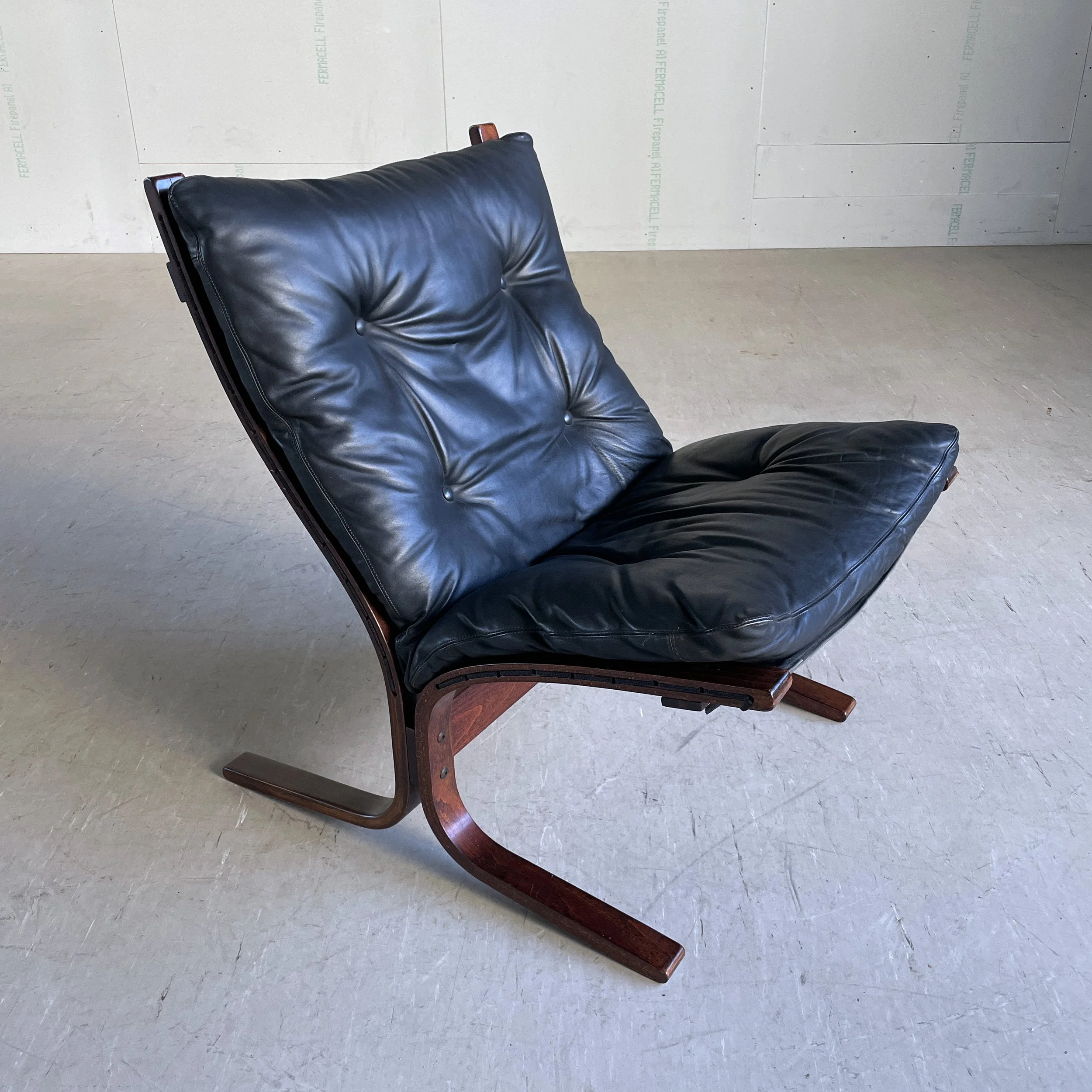 Westnova 'Siesta' leather Lounge Chair - Ingmar Relling