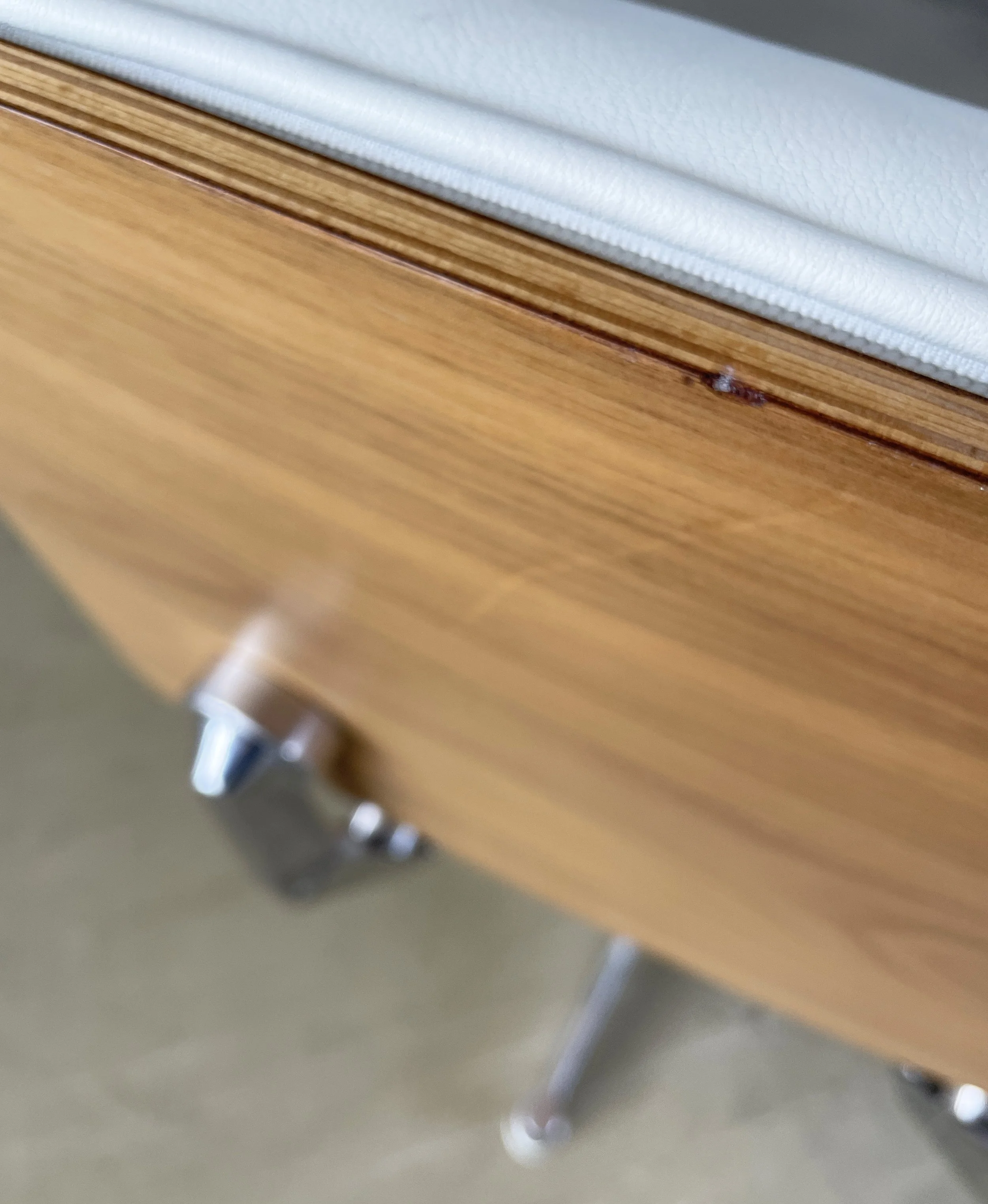 Eames Lounge Chair weiss.18.JPG