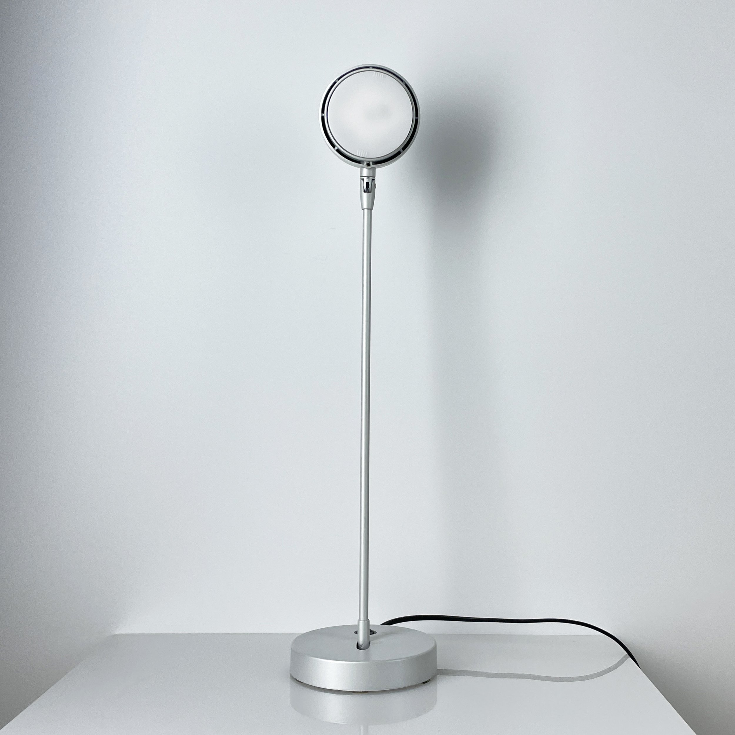 Artemide 'Kaio Fluo' Tischlampe.14.JPG