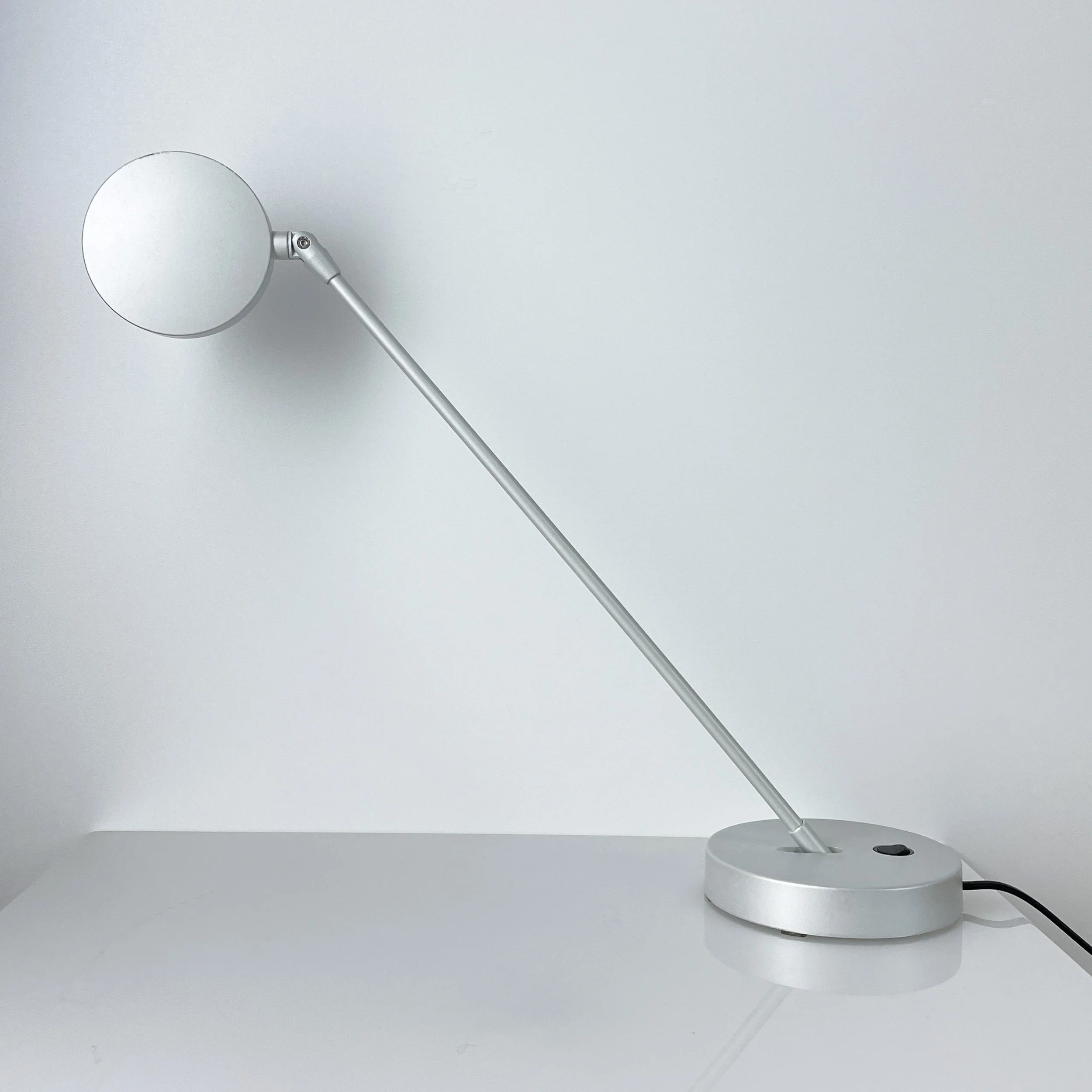 Artemide 'Kaio Fluo' Tischlampe.10.JPG