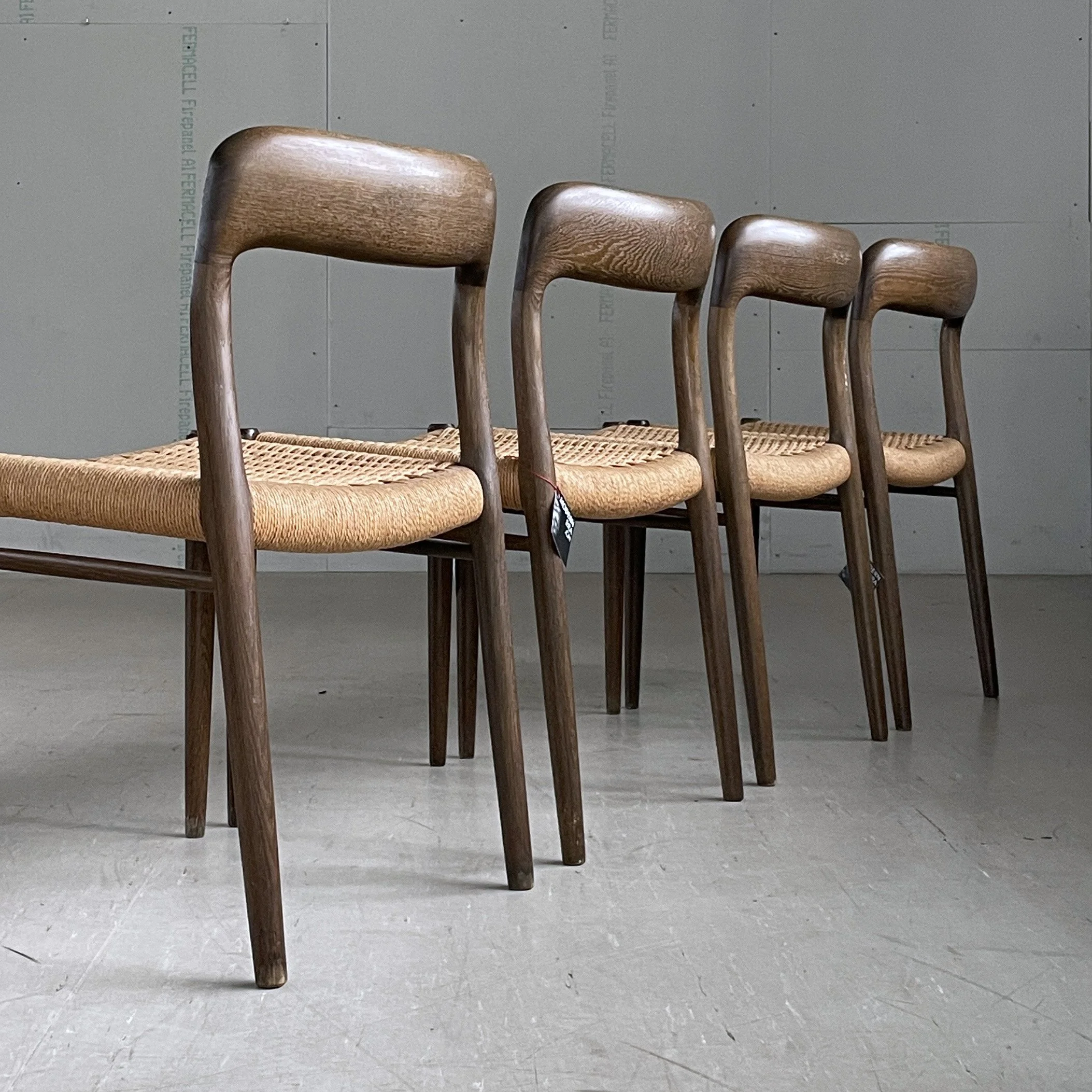 Niels Møller Model No.75.5.JPG