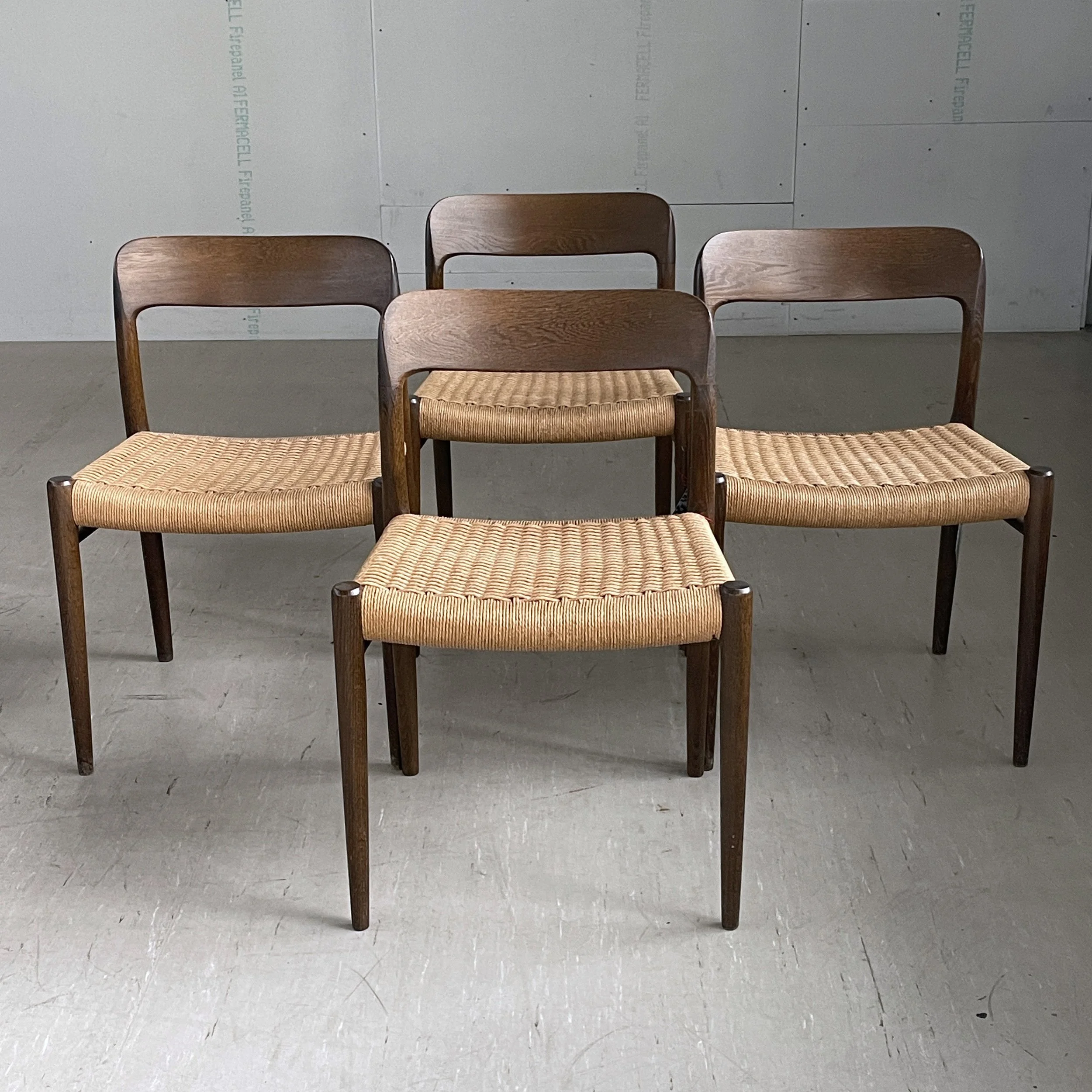 Niels Møller Model No.75.10.JPG