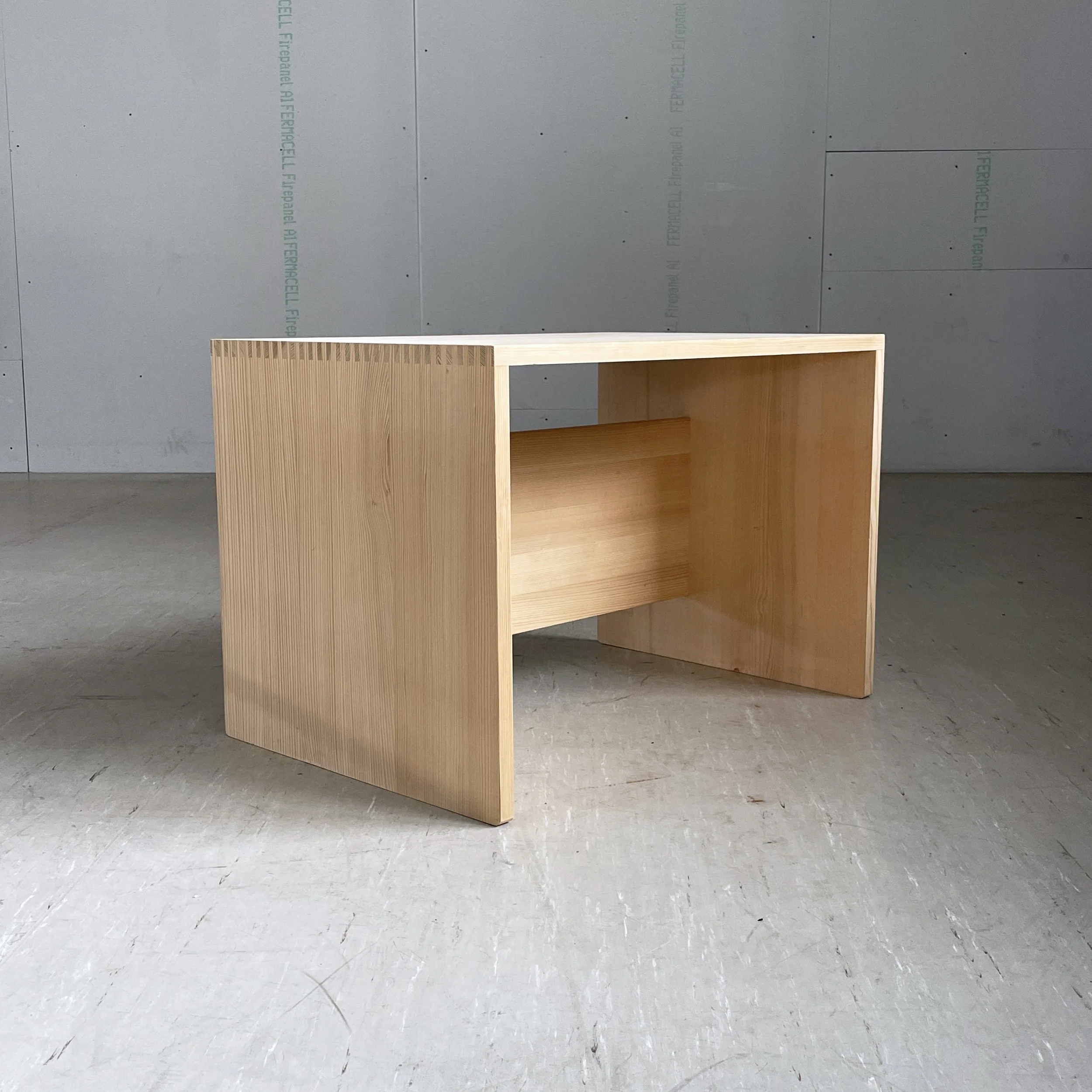 KIndertisch Tripolino.7.JPG