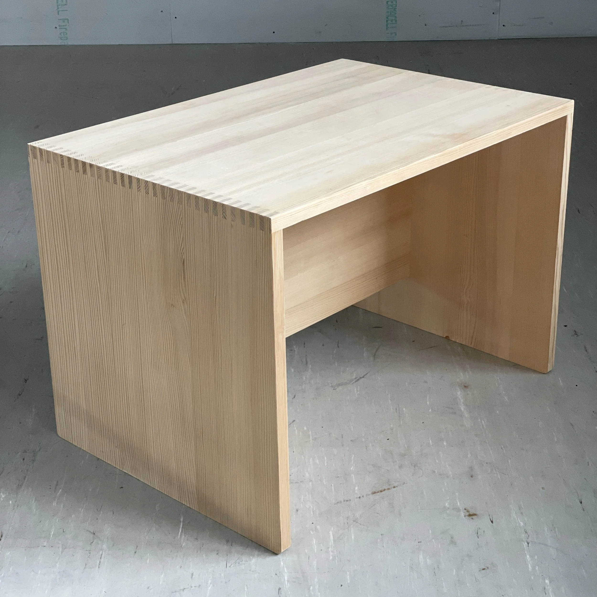 KIndertisch Tripolino.1.JPG