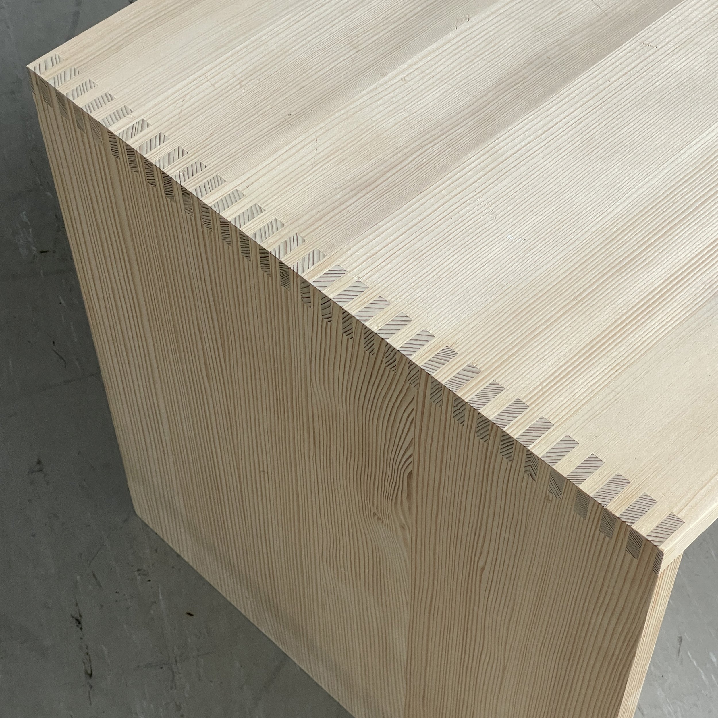 KIndertisch Tripolino.11.JPG