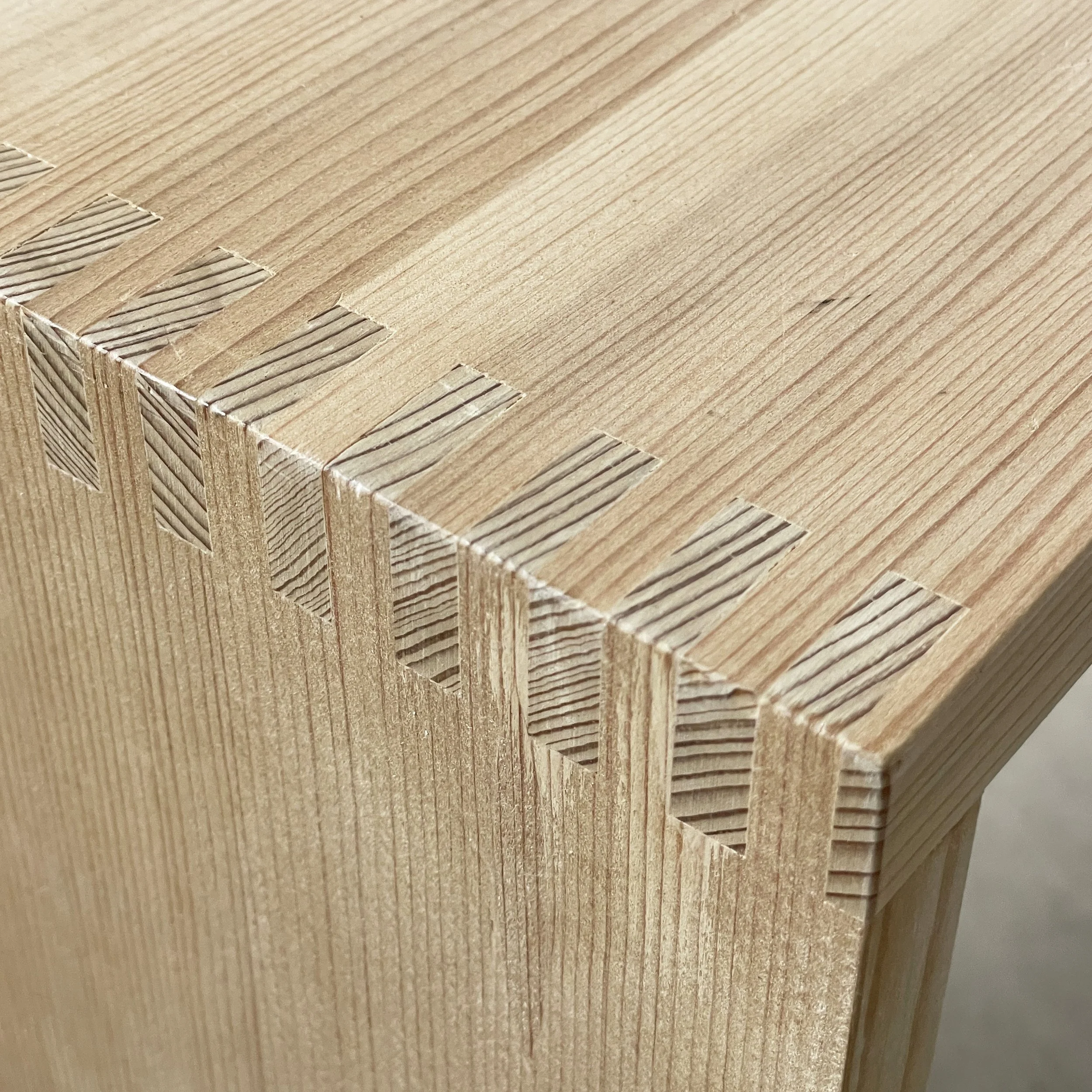 KIndertisch Tripolino.3.JPG