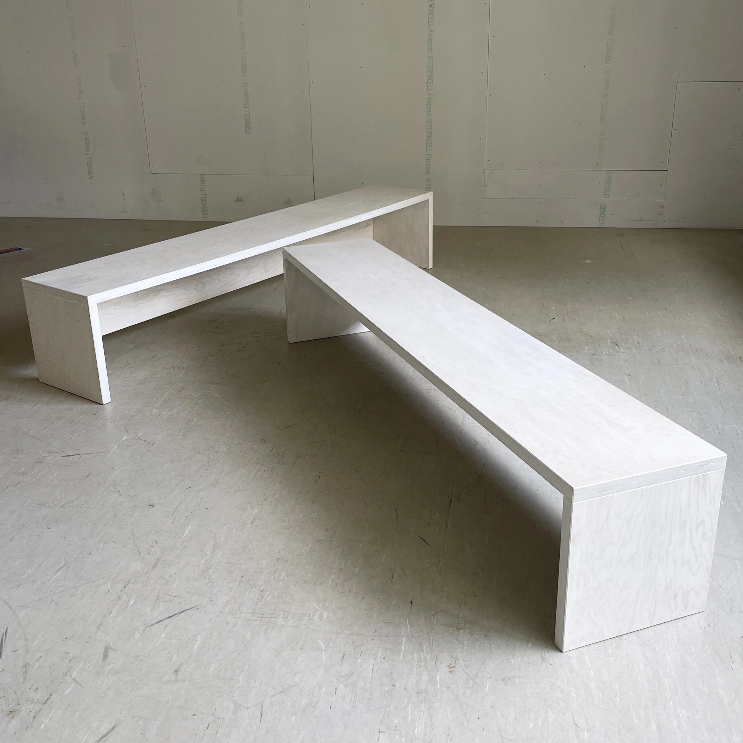 ModernEra_Bank_weiss_5435.jpg