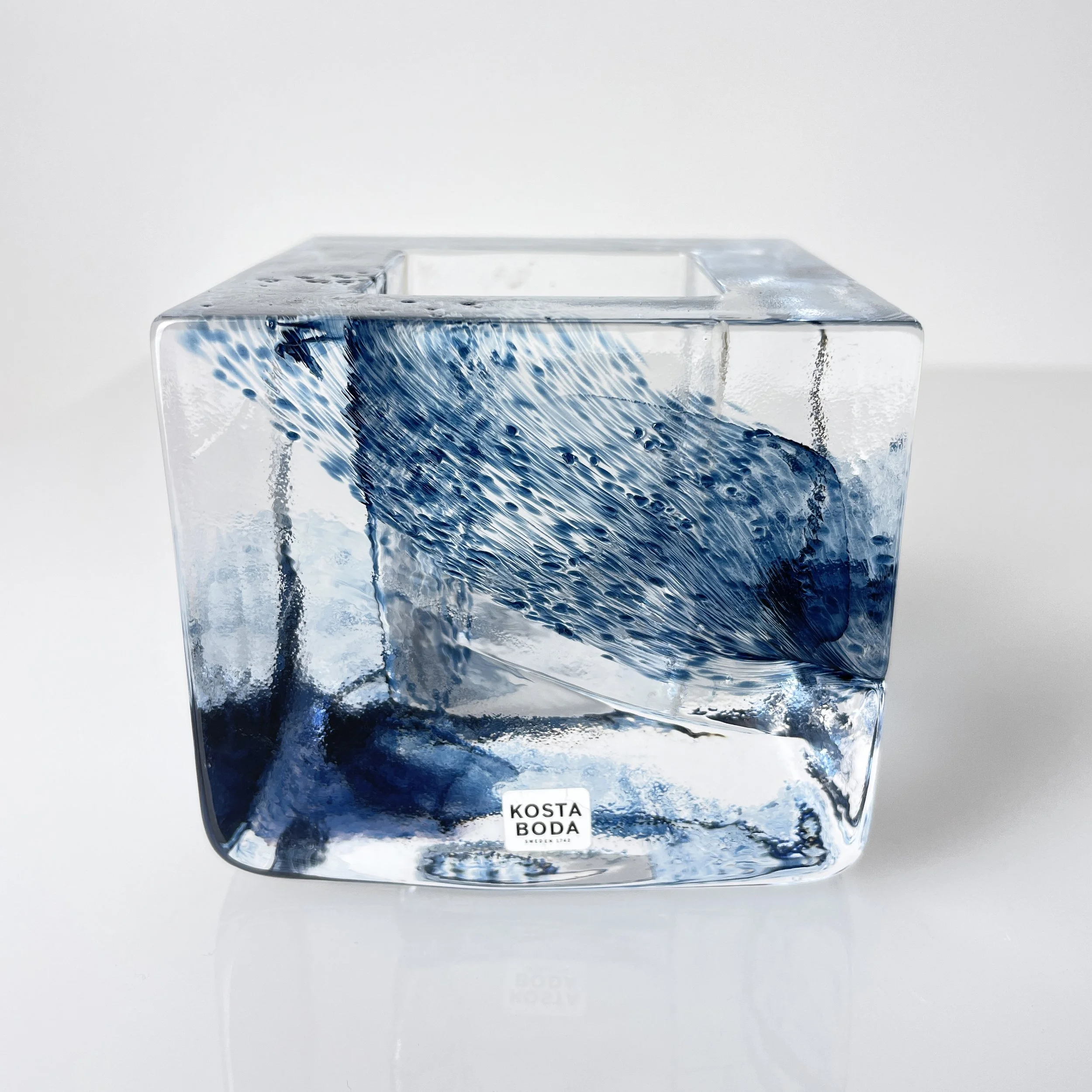 ModernEra_Kosta_Boda_Glass_Vase_7069.JPG