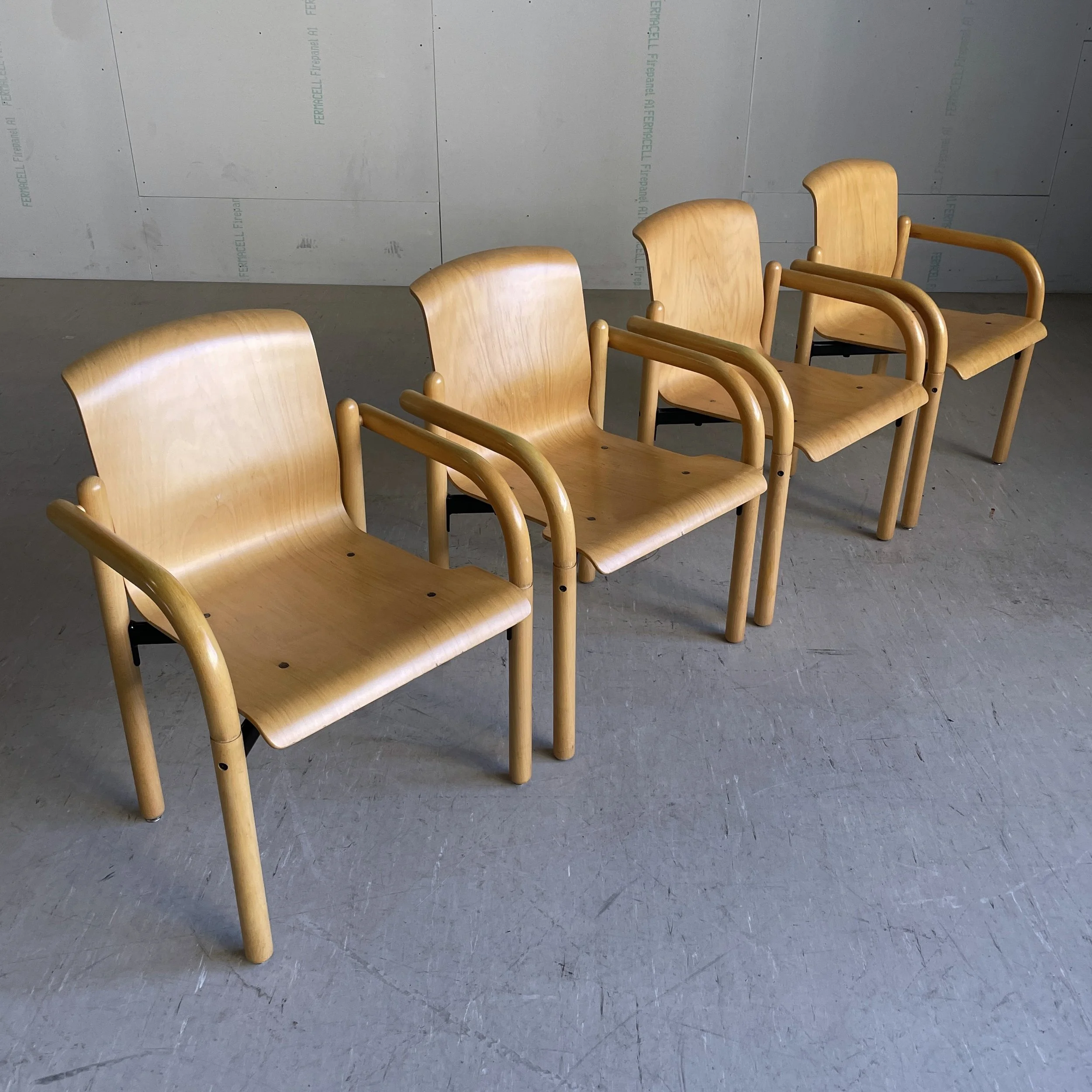 ModernEra_Thonet_Stapelbar6603.jpg