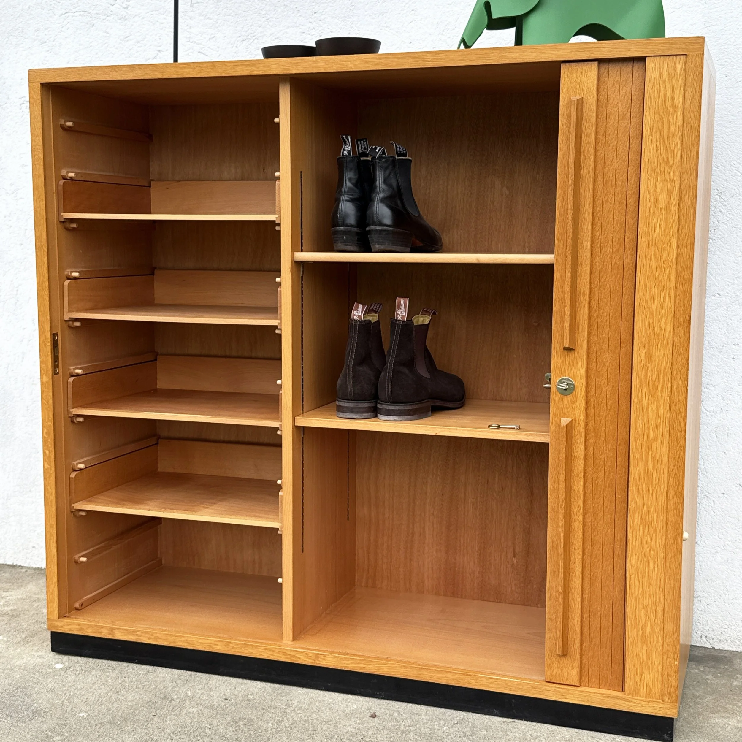 ModernEra_Rollschrank.4804.jpg