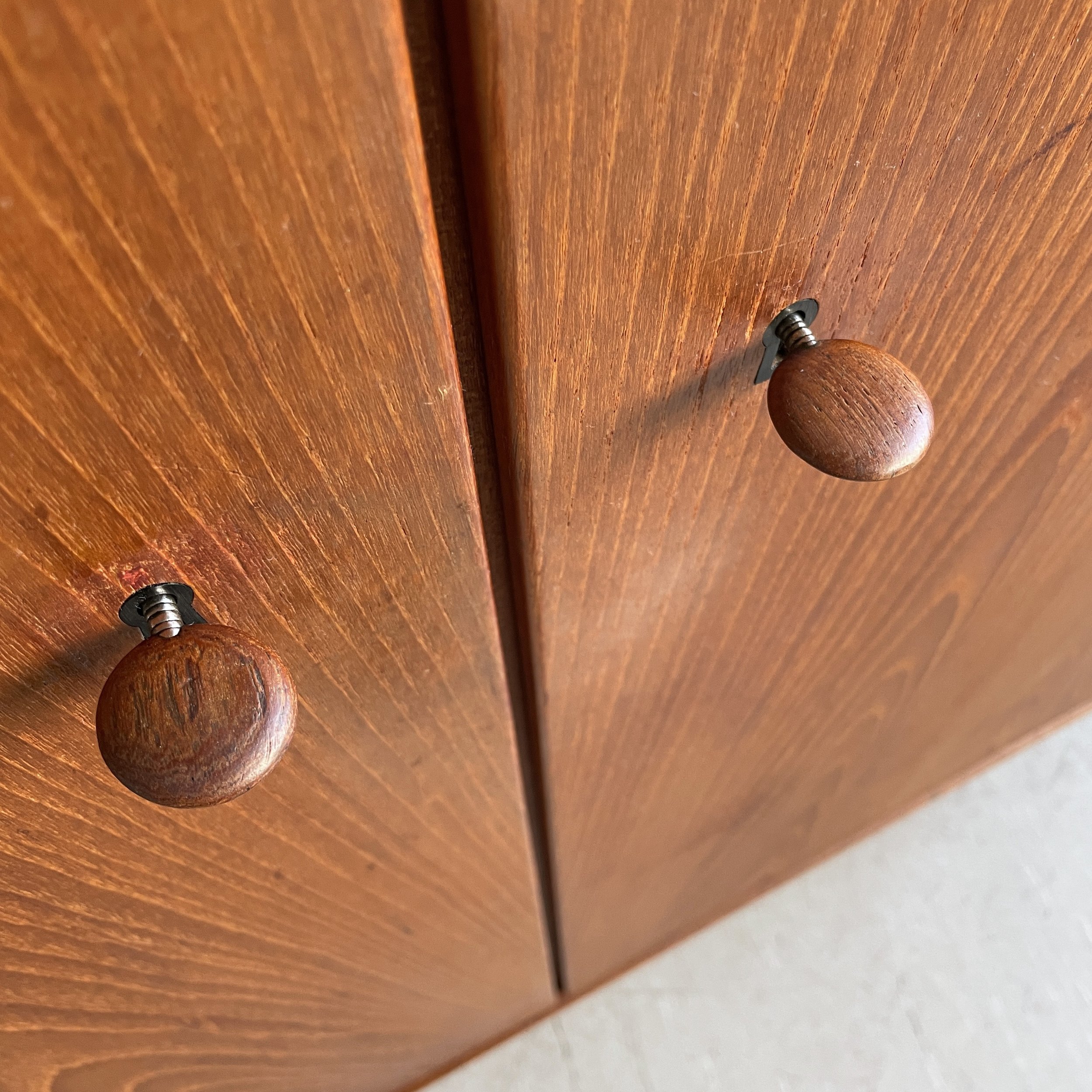 ModernEra_Swiss_Teak_Kleiderschrank_4740.jpg
