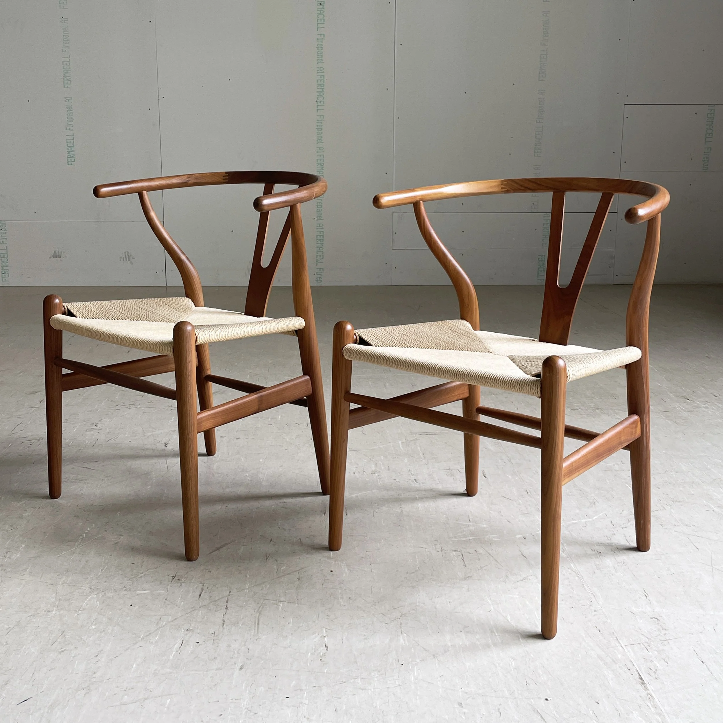 ModernEra_Carl_Hansen_Wishbone_Chair.5465.JPG
