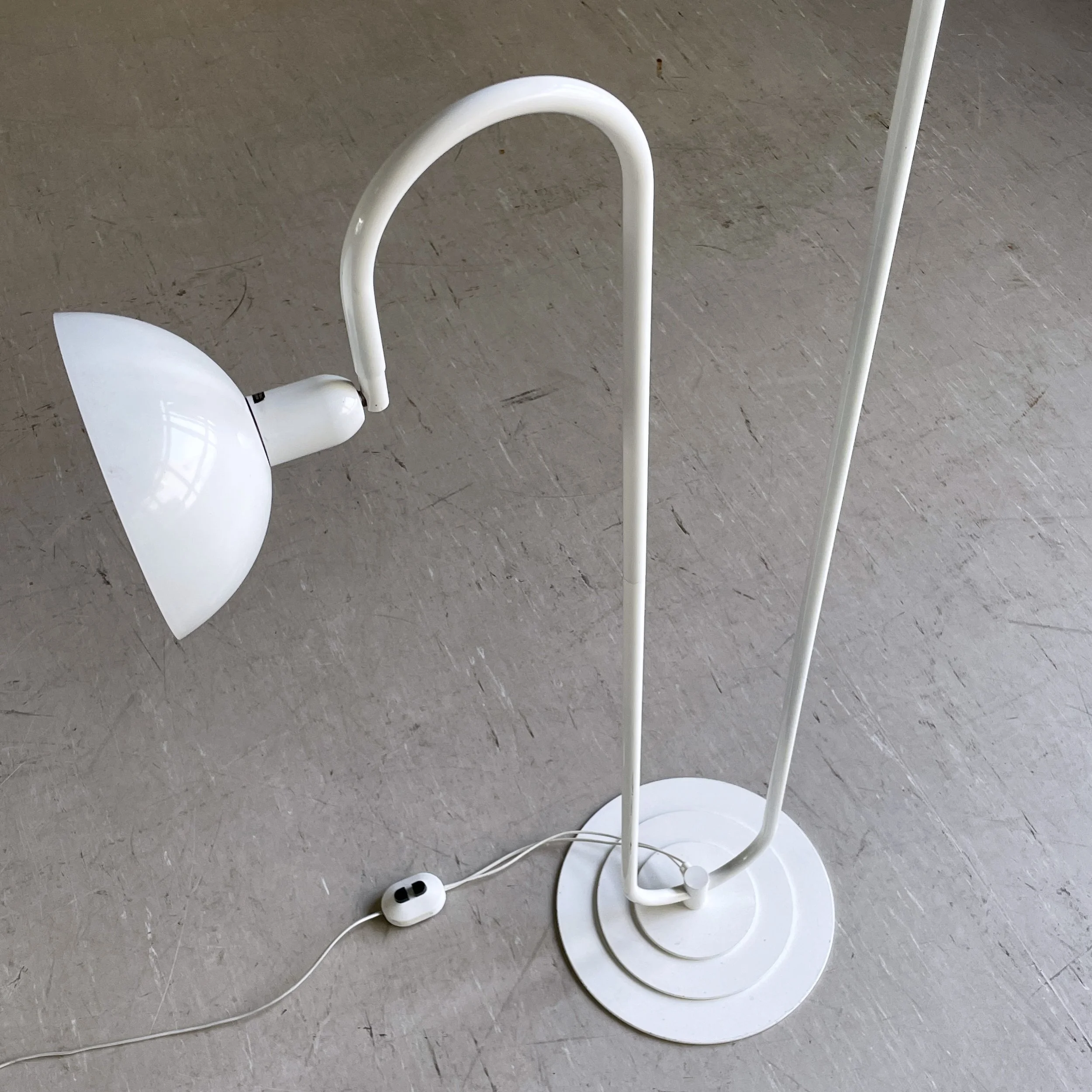 ModernEra_Ständerlampe_weiss_3319.jpg