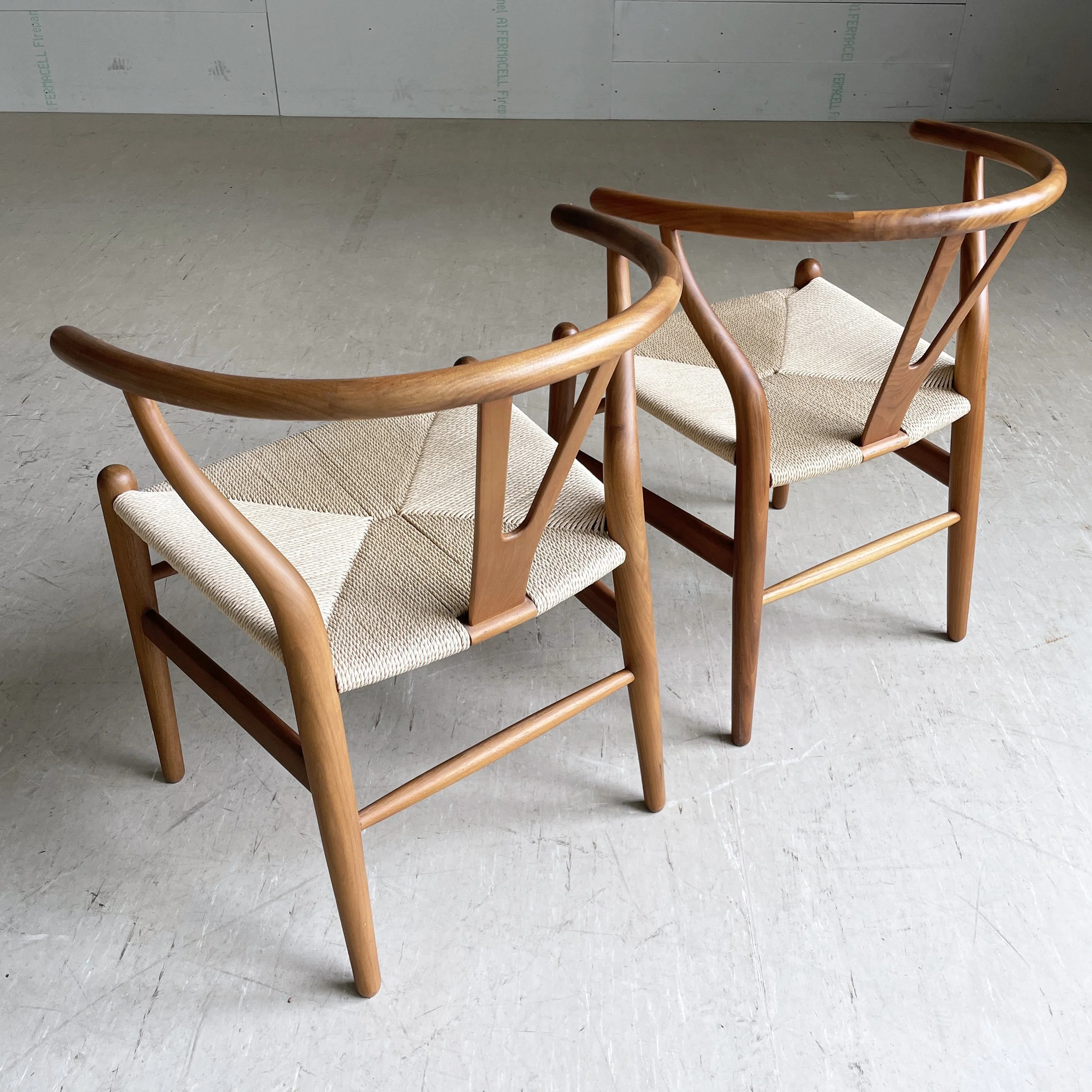ModernEra_Carl_Hansen_Wishbone_Chair.5476.jpg