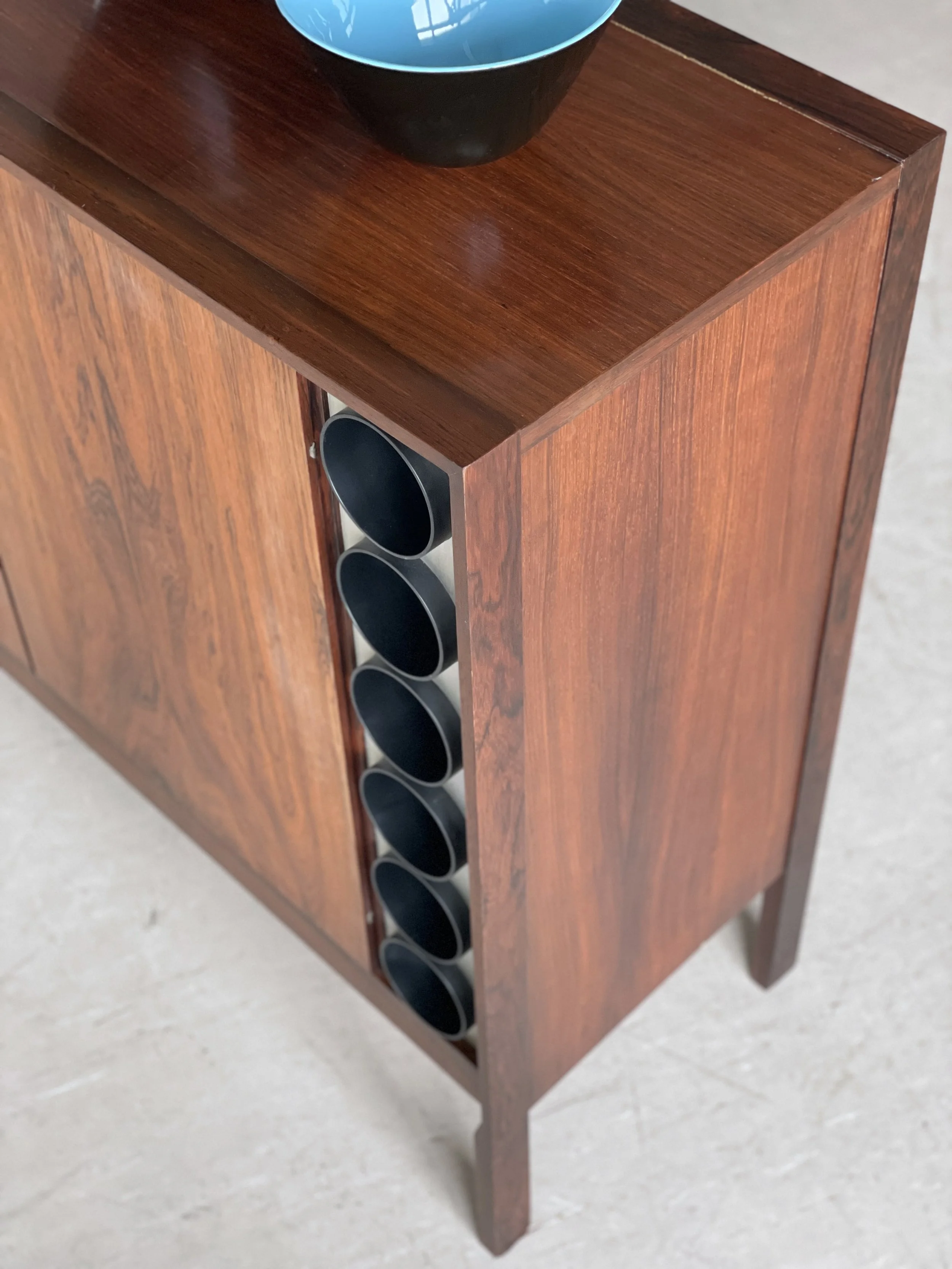 ModernEra_Swiss_Form_Sideboard9805.jpg