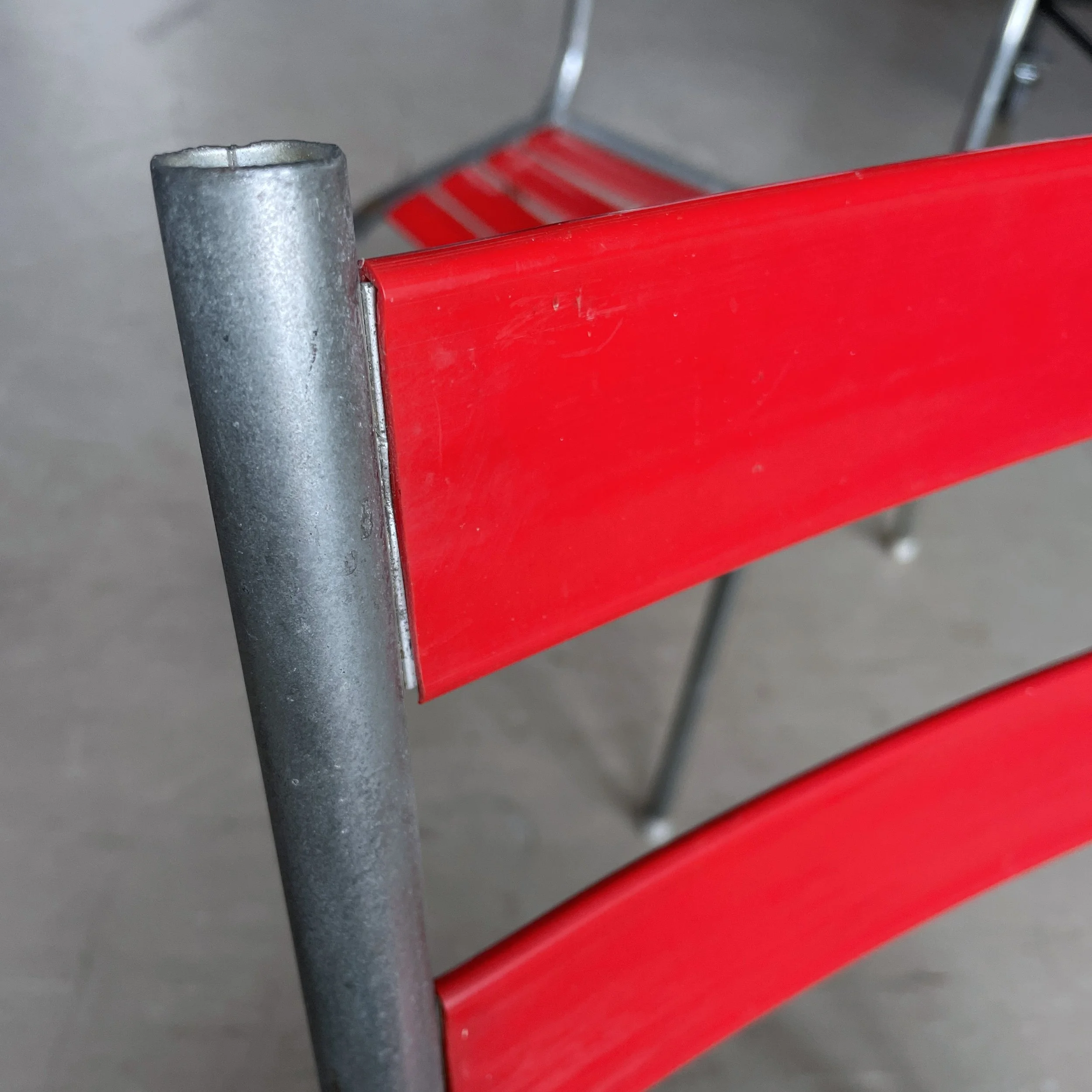 ModernEra_Gartenstühle_Glaser_rot_2583 2.JPG