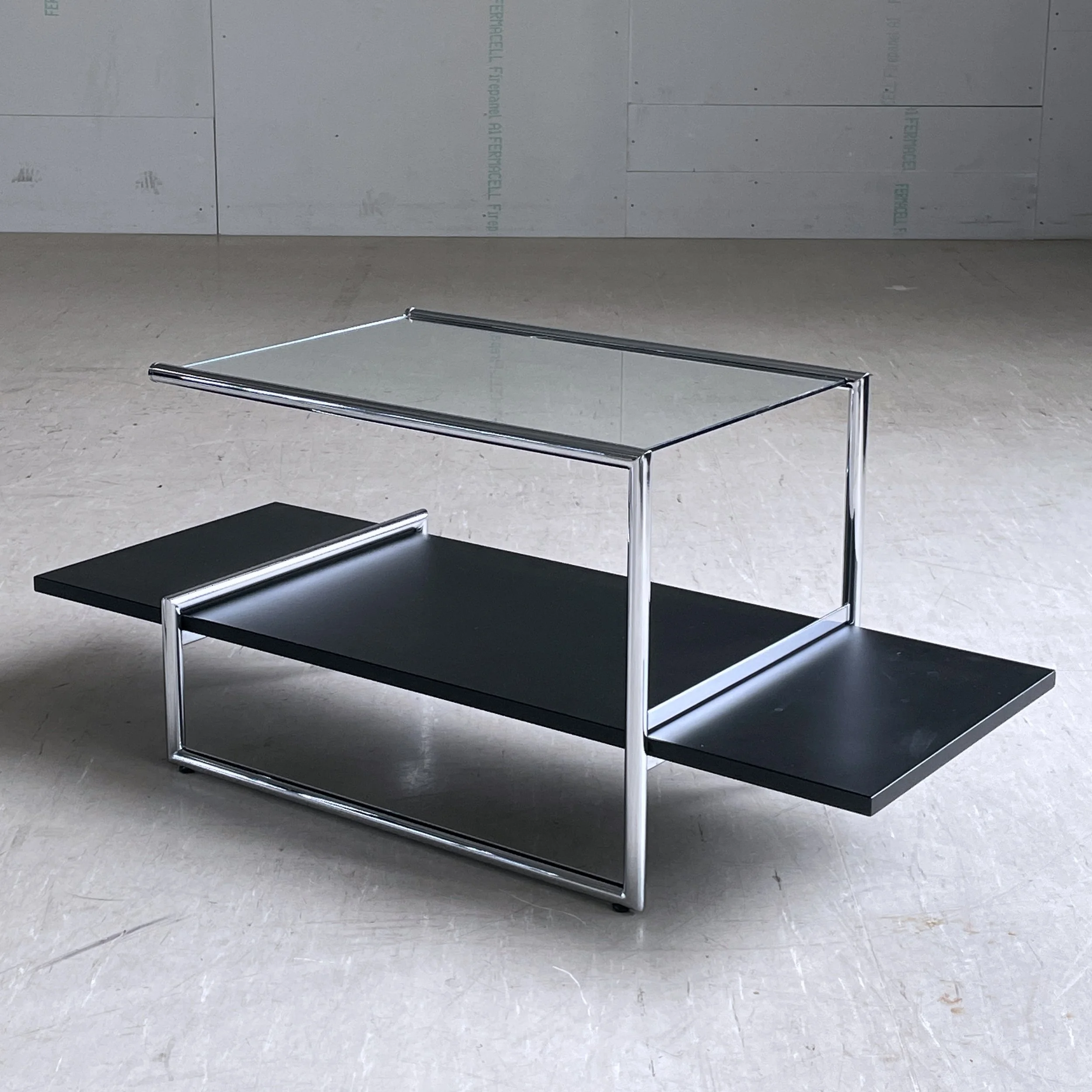ModernEra_Classicon_Consus_Sidetable_3499.JPG