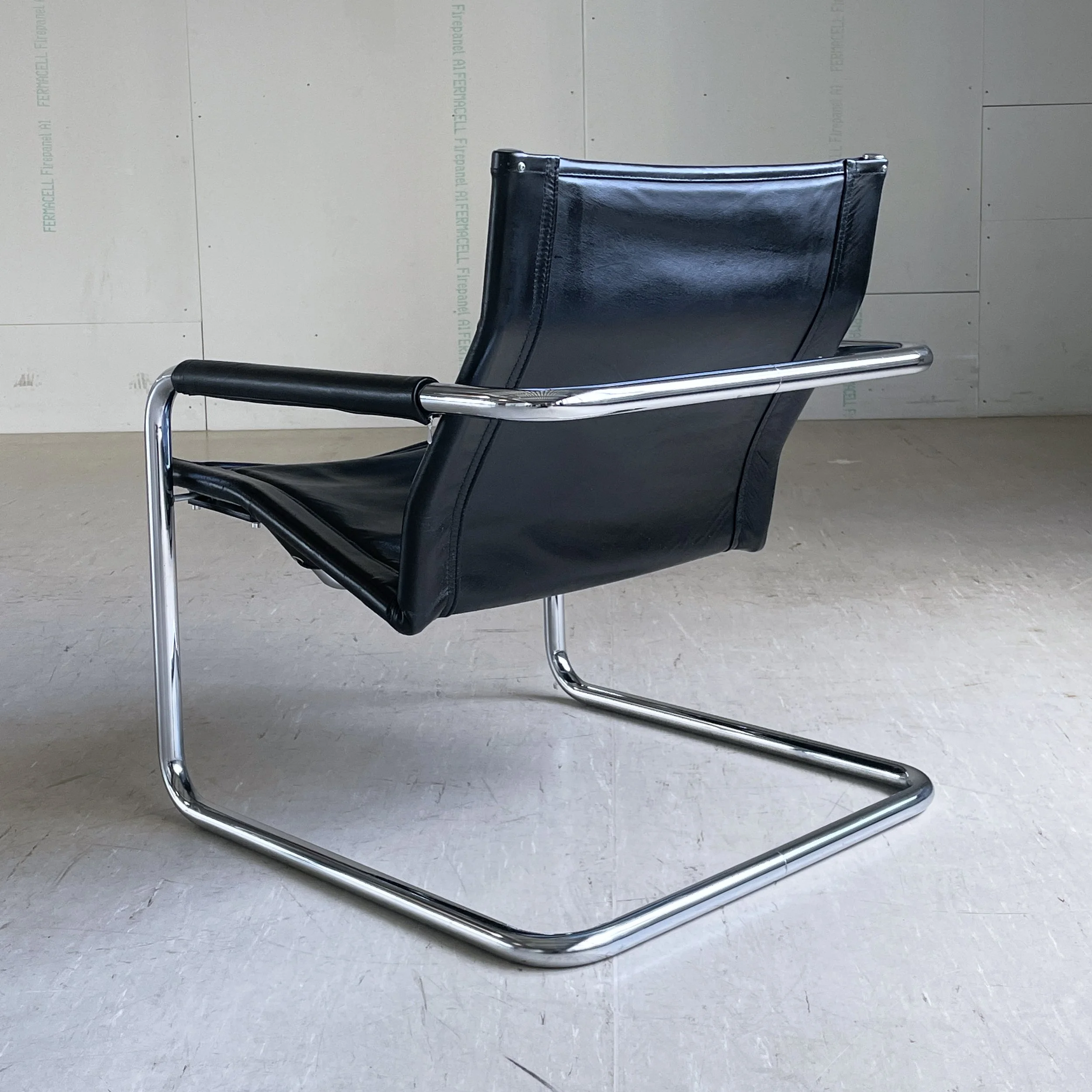 ModernEra_Pfalzberger_Sessel_3254 2.JPG