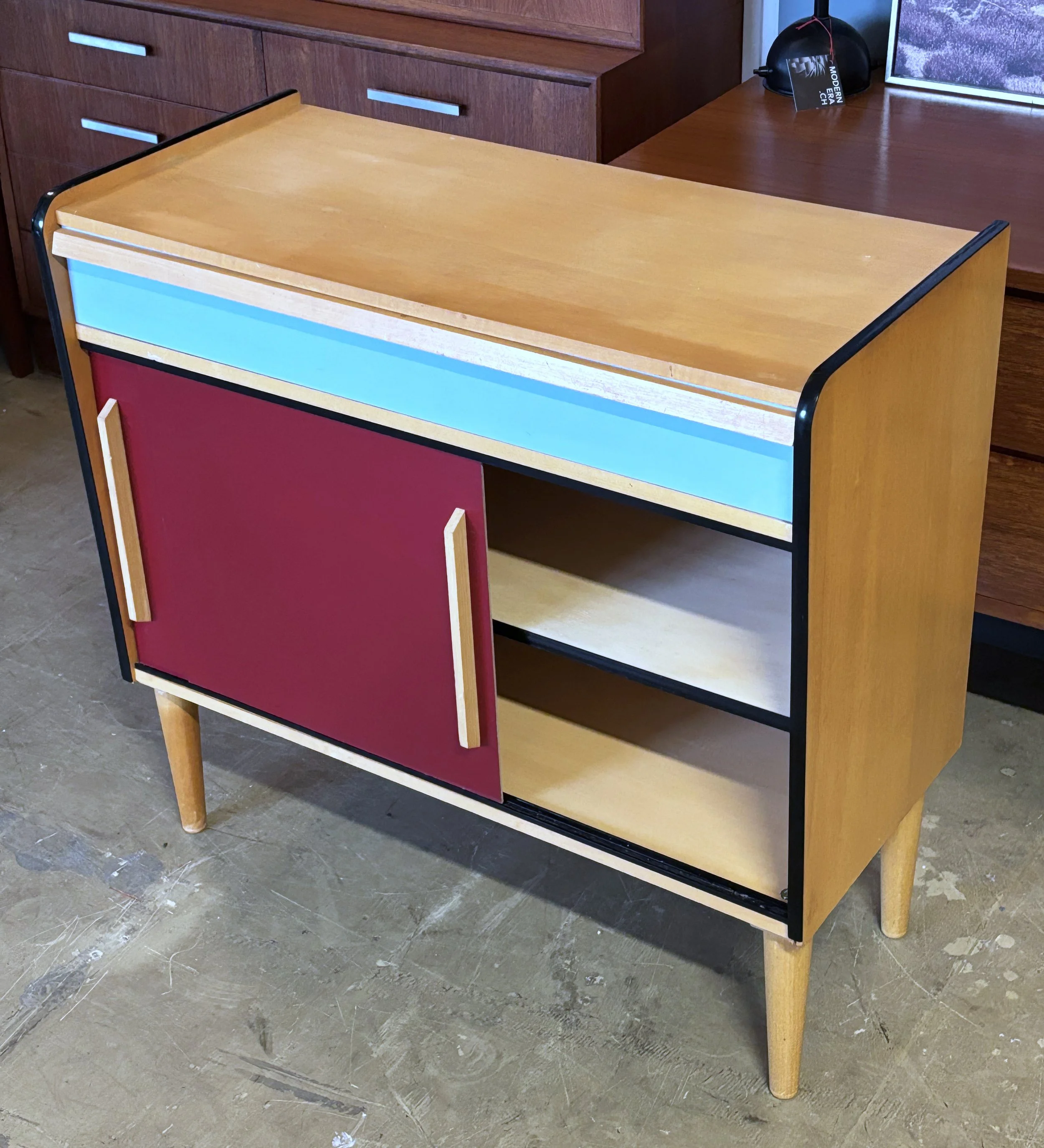 ModernEra_Pago_Cabinet3876.jpeg