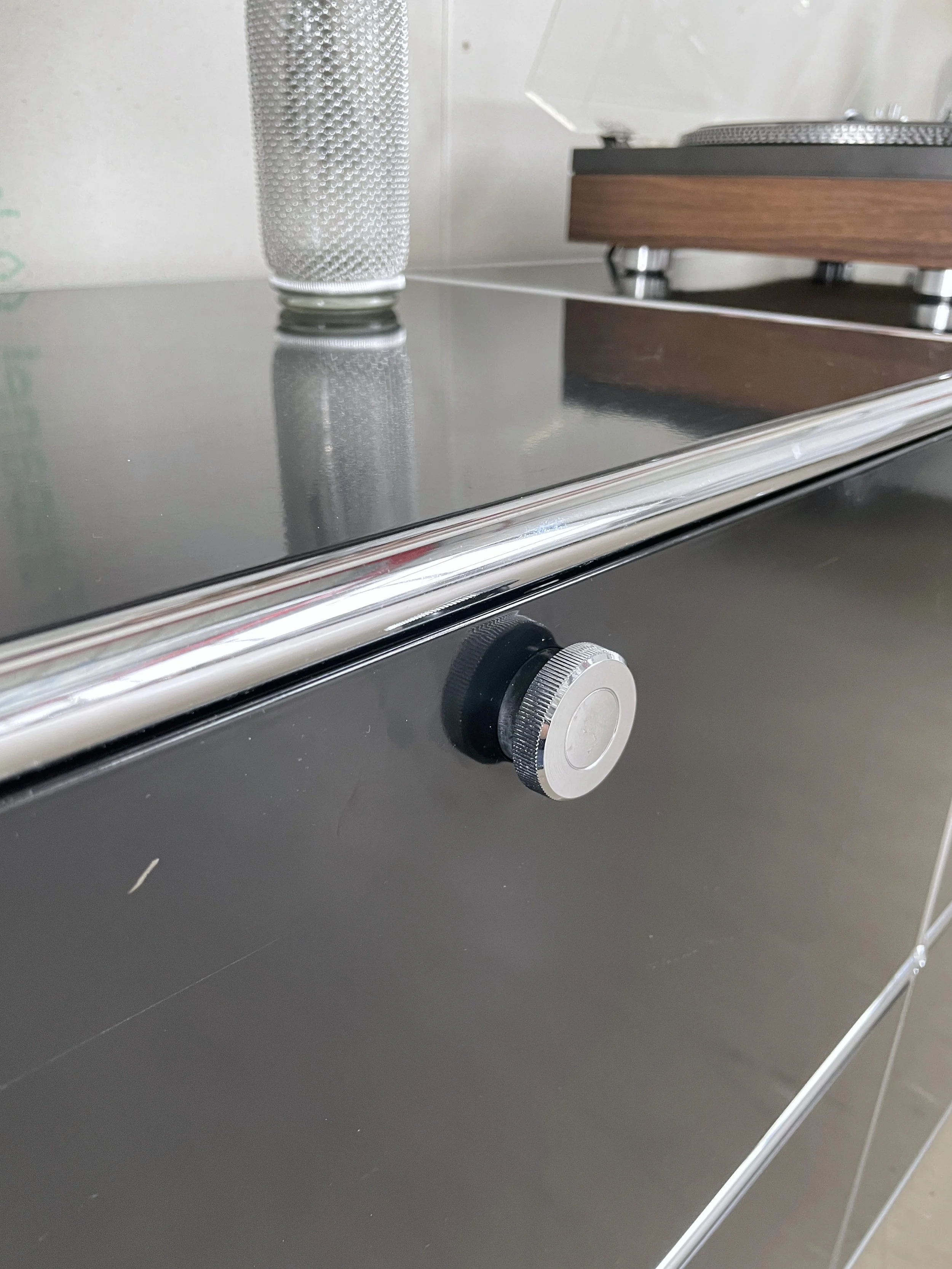 USM Haller schwarz.17.JPG