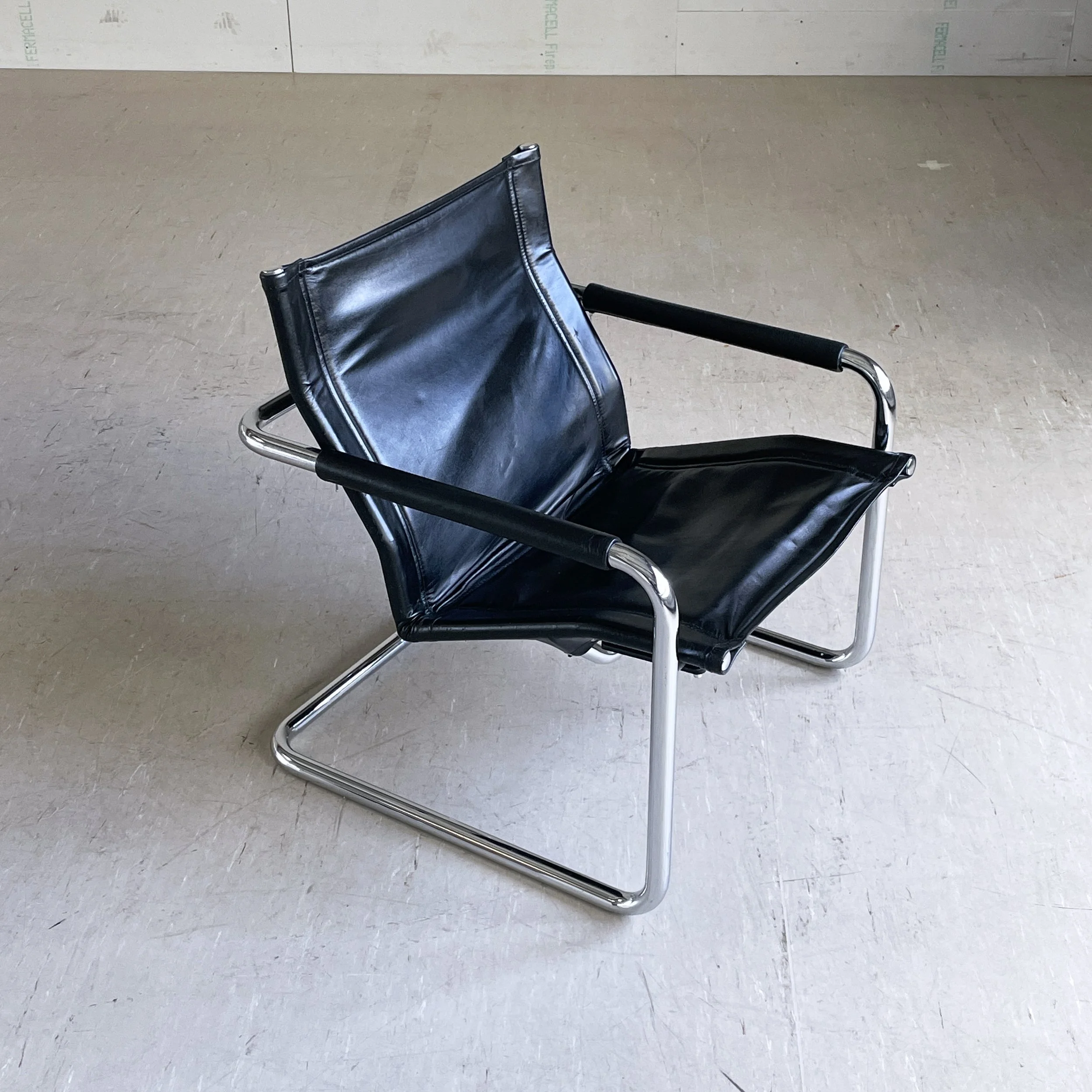 ModernEra_Pfalzberger_Sessel_3247 2.JPG