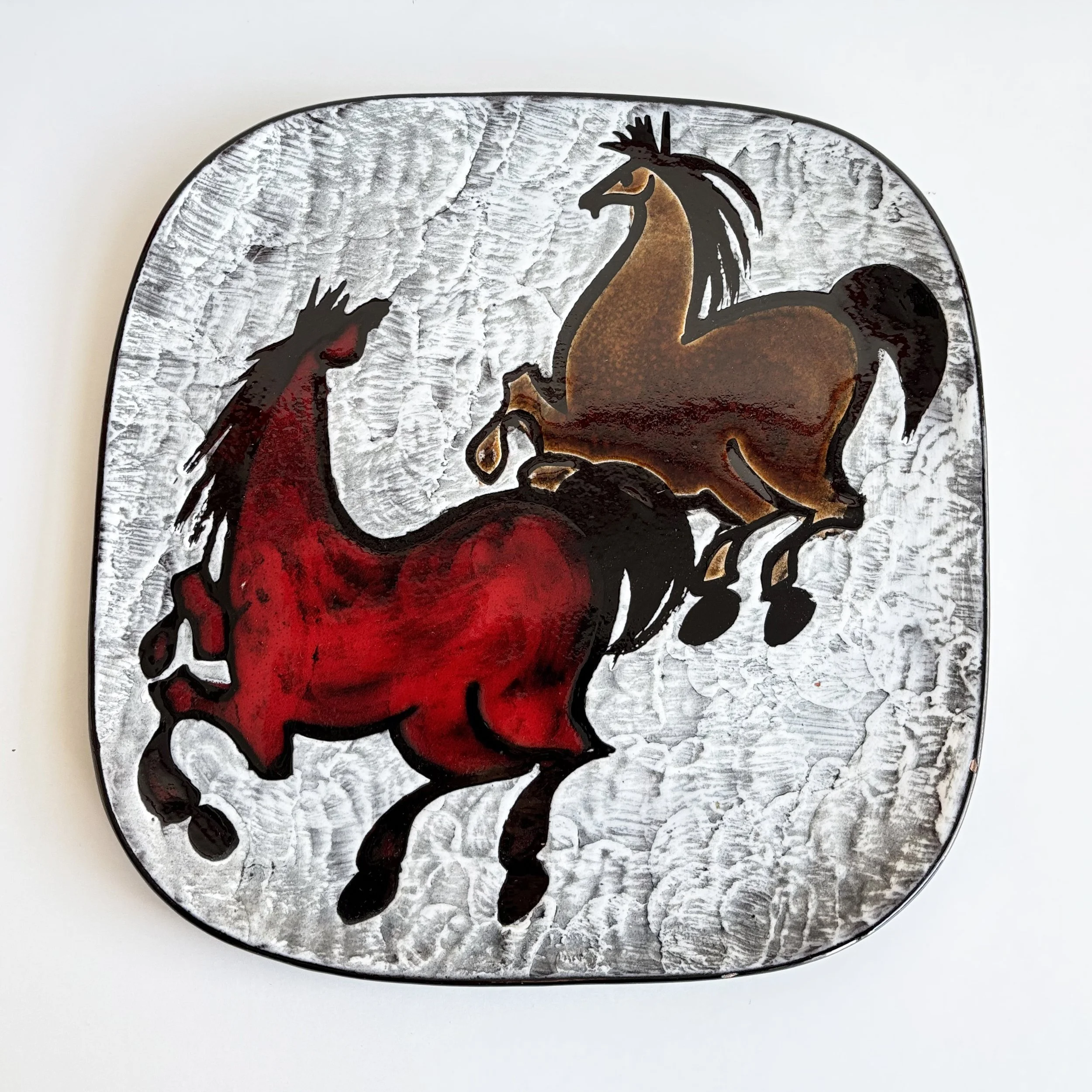 ModernEra_Burkart_Wandteller_Pferd_9604.jpg