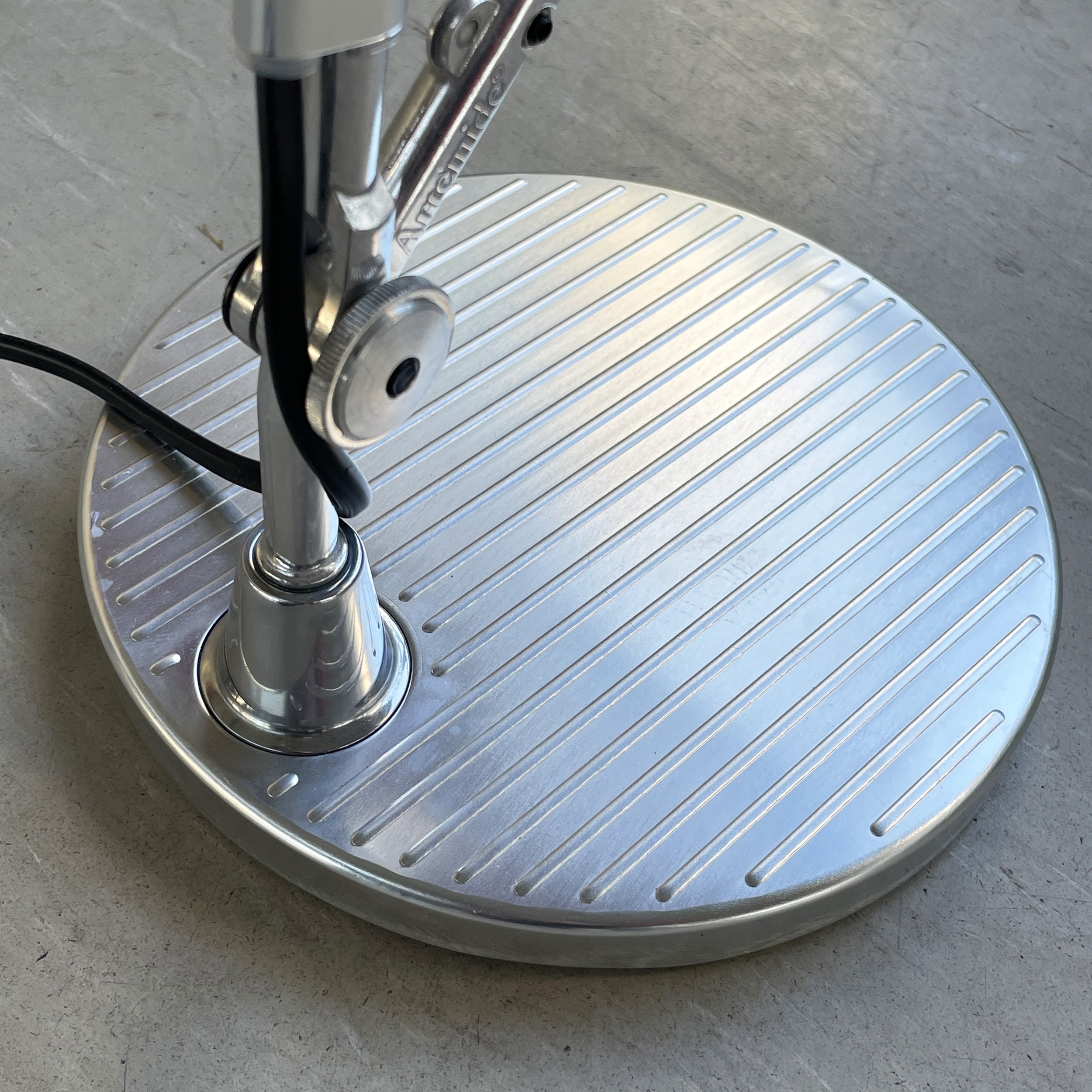 ModernEra_Artemide_Bürolampe_IMG_8615.jpg