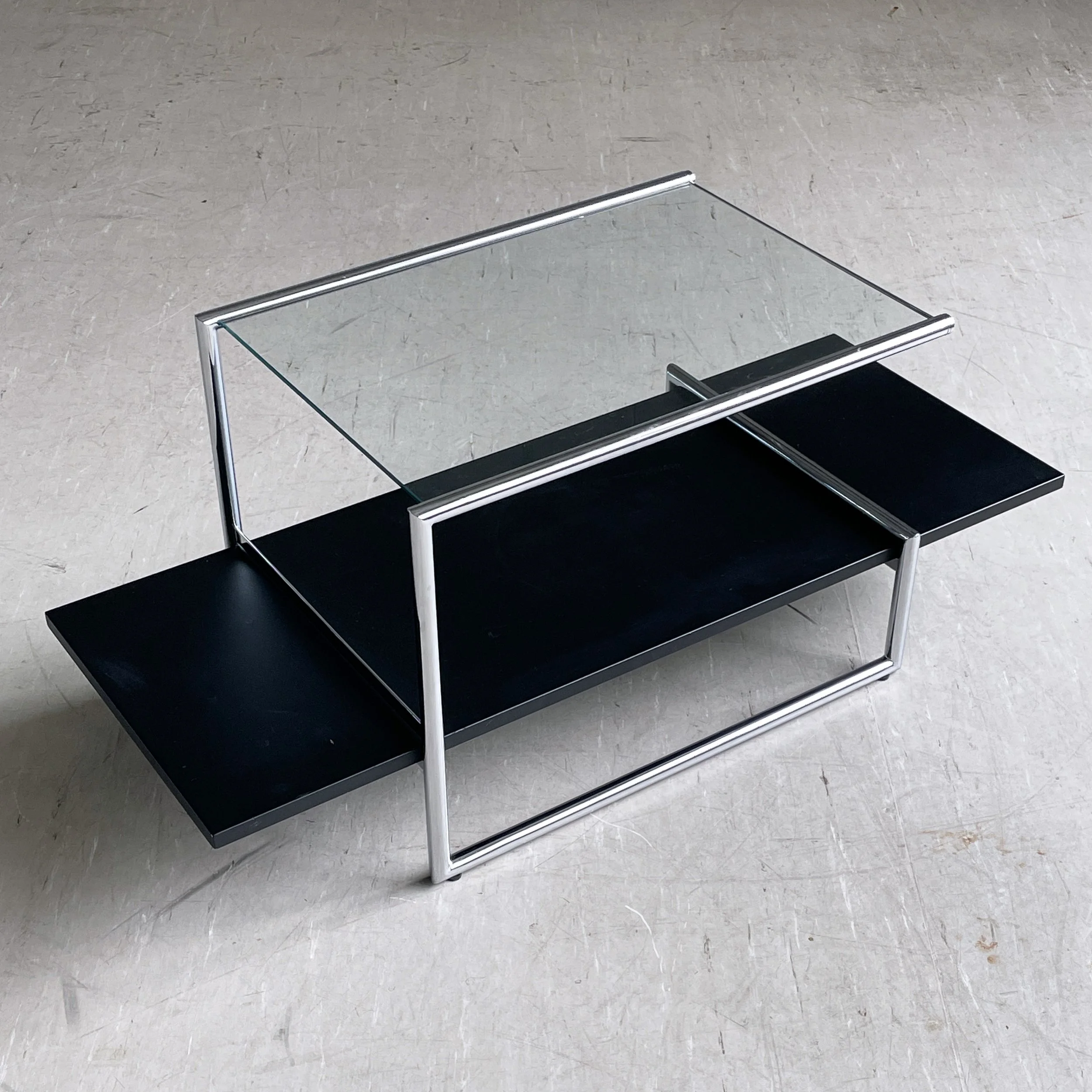 ModernEra_Classicon_Consus_Sidetable_3521.JPG