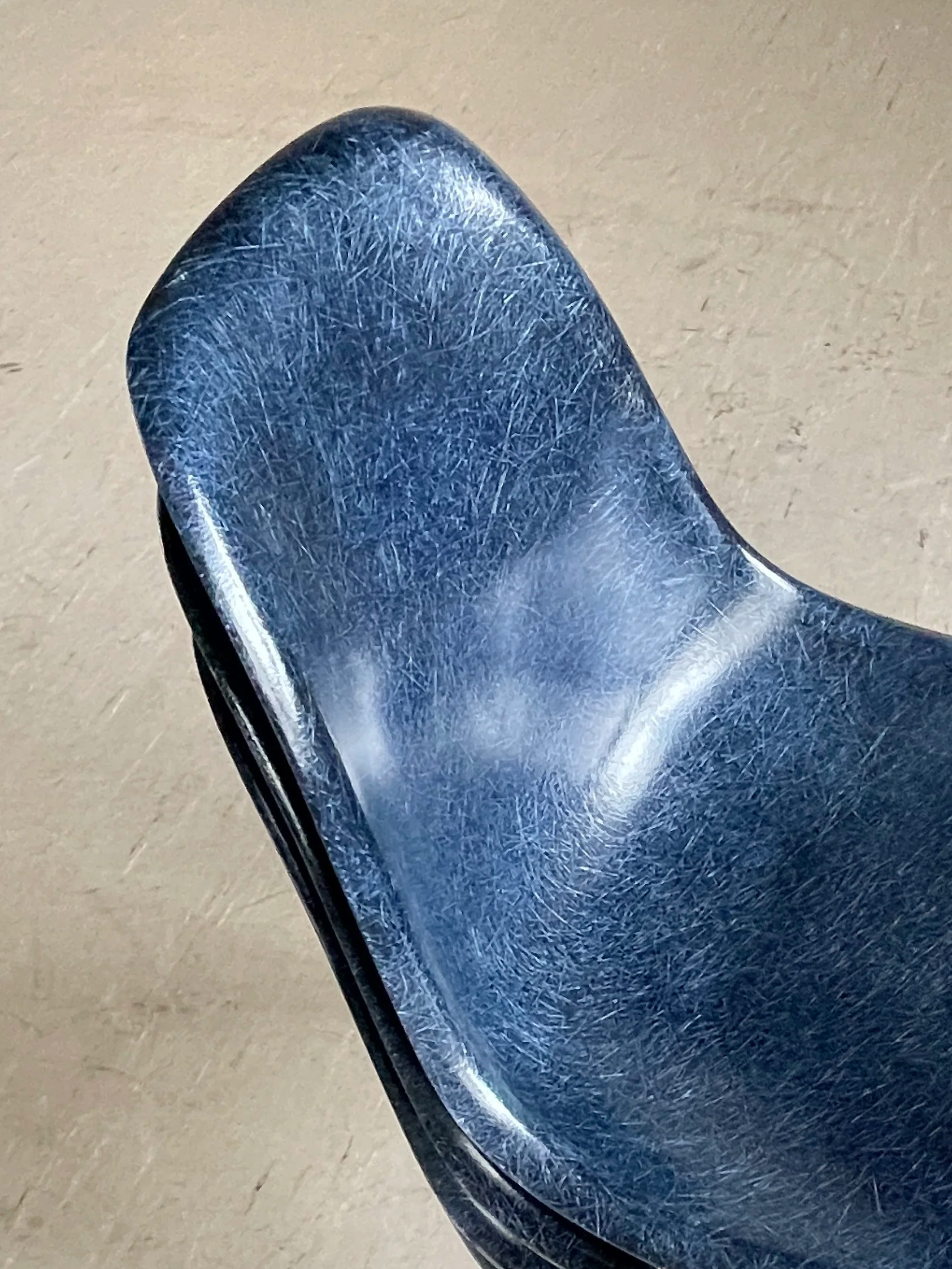 Eames+Side+Chair+blau.16.png