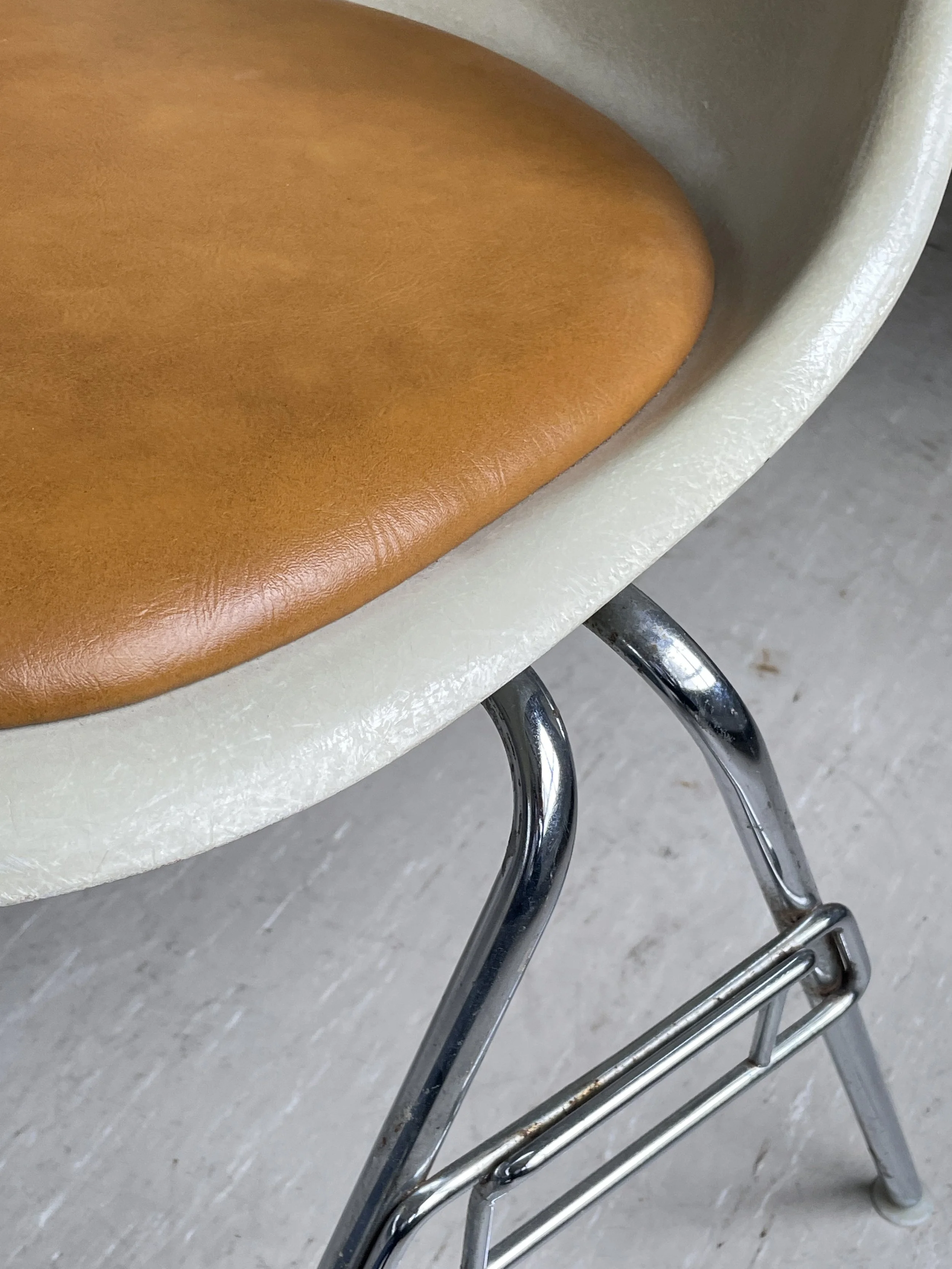 Eames Side Chair_ocker.8.JPG