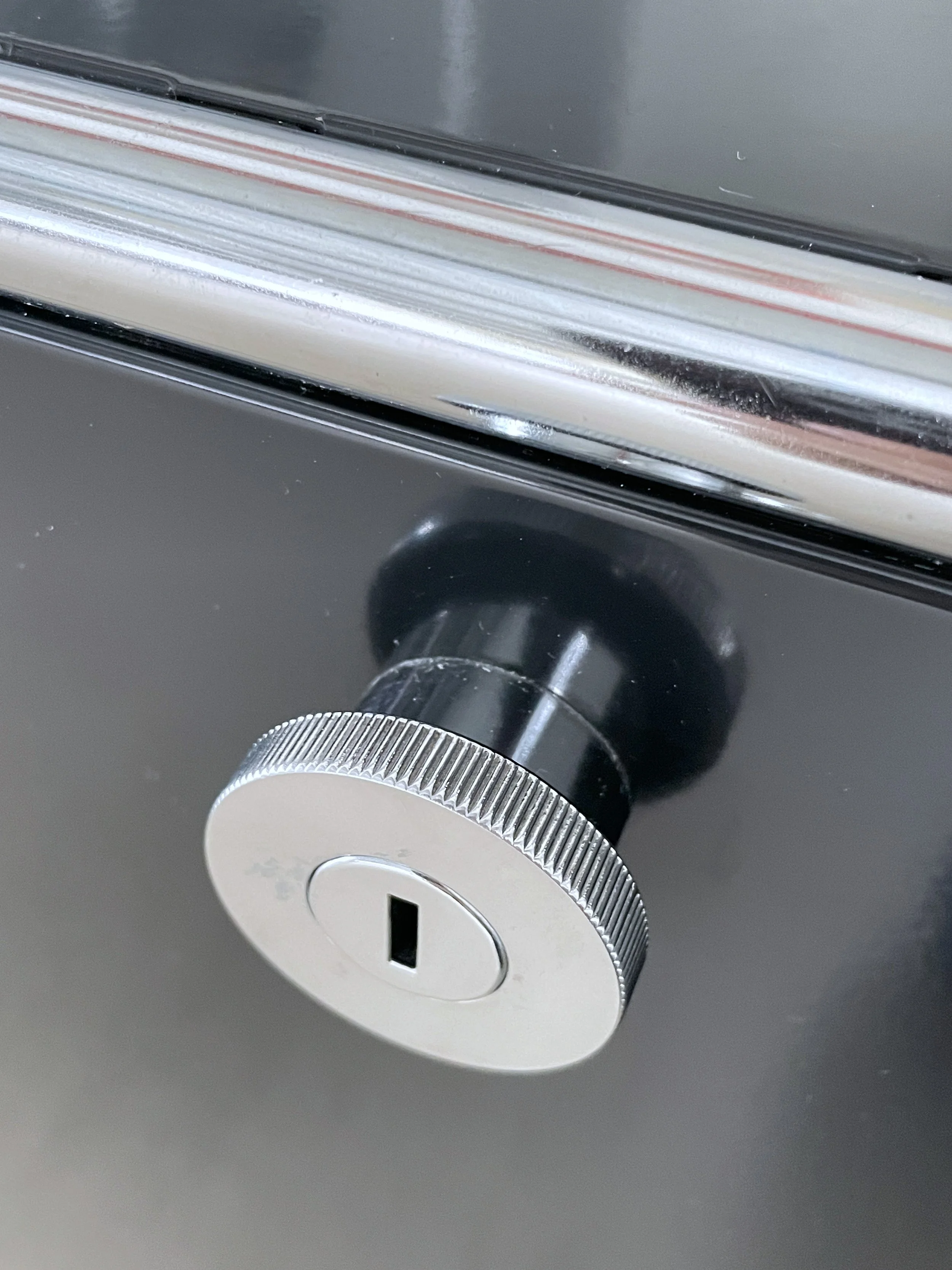 USM Haller schwarz.13.JPG