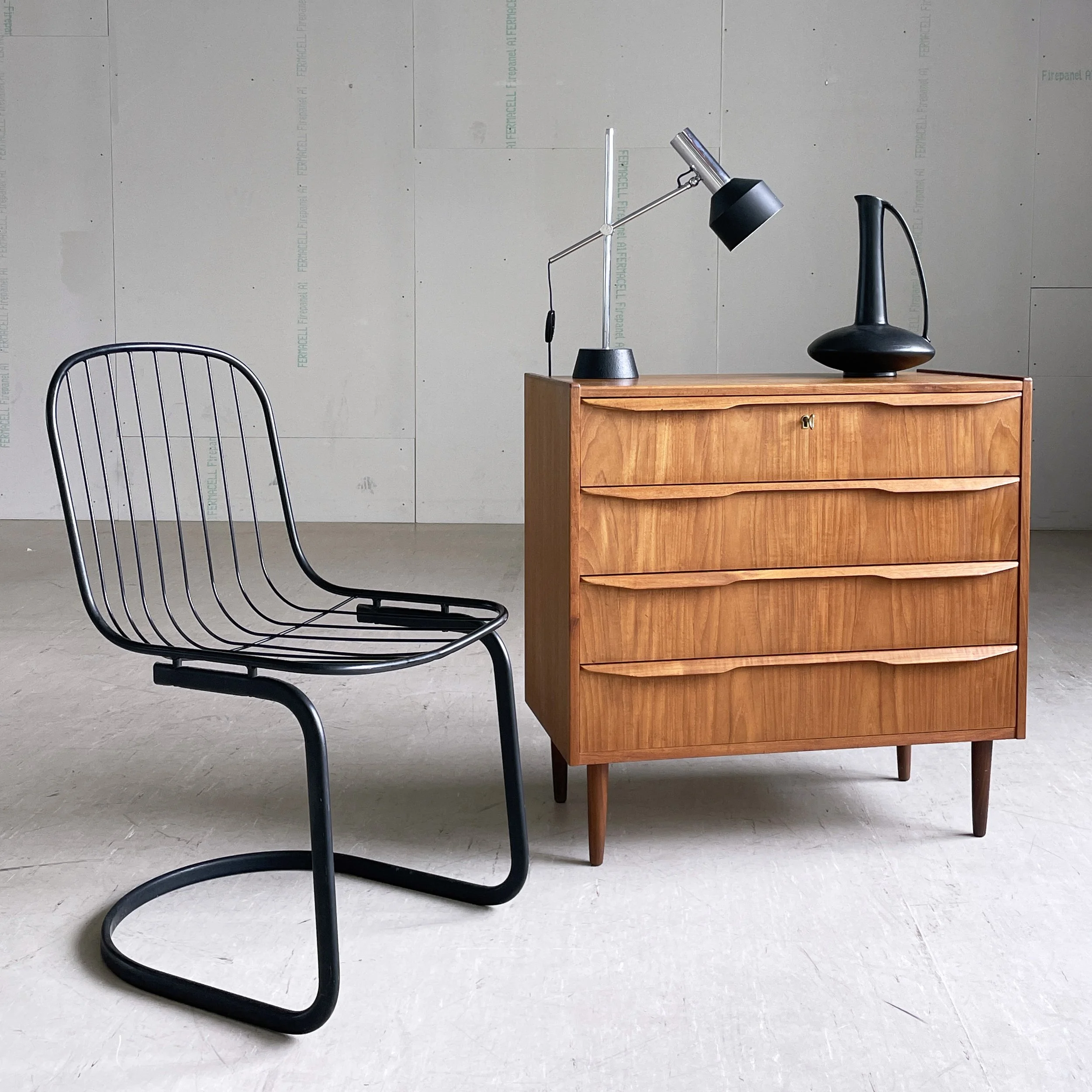 ModernEra_Teak_Kommode_3002 2.JPG