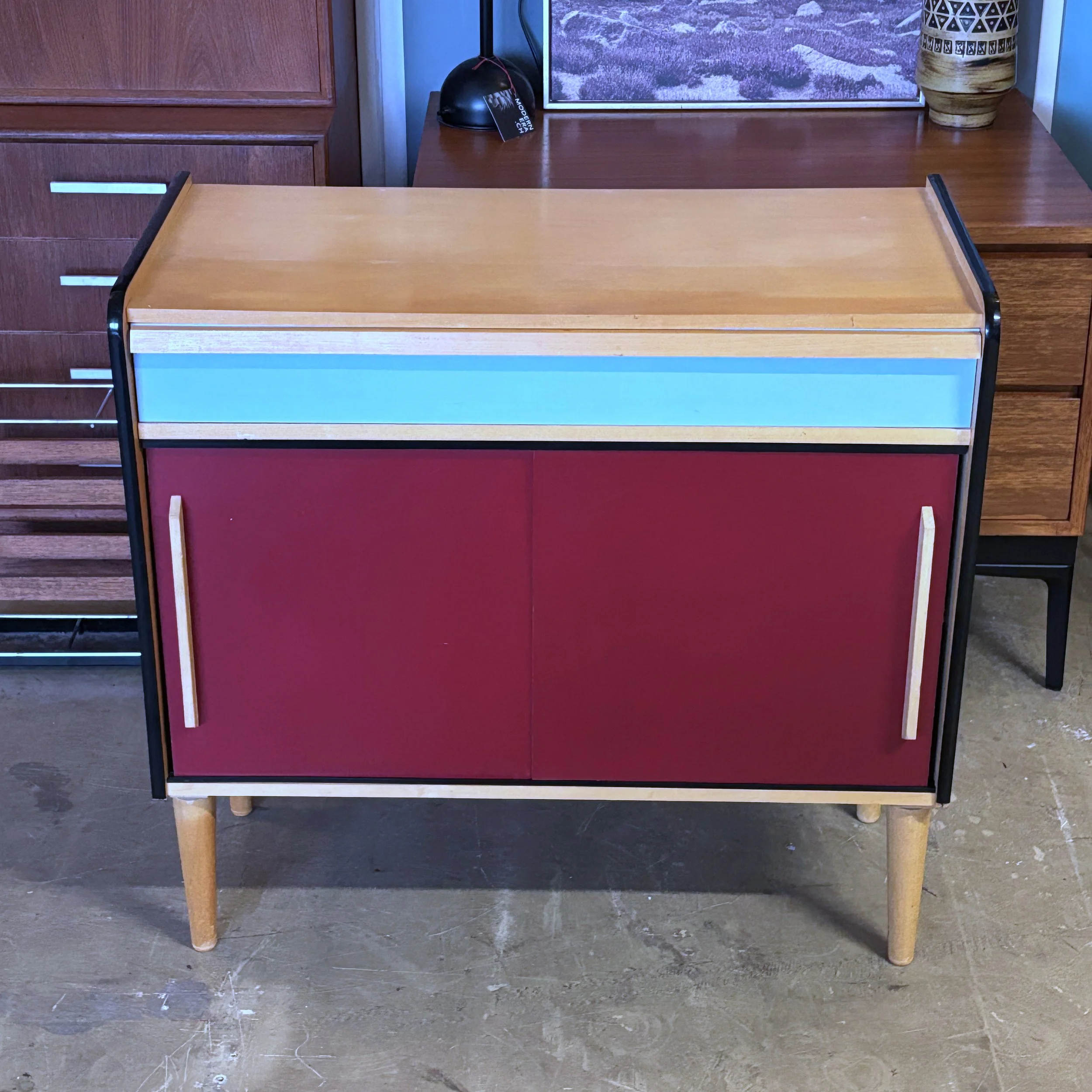 ModernEra_Pago_Cabinet3873.jpeg