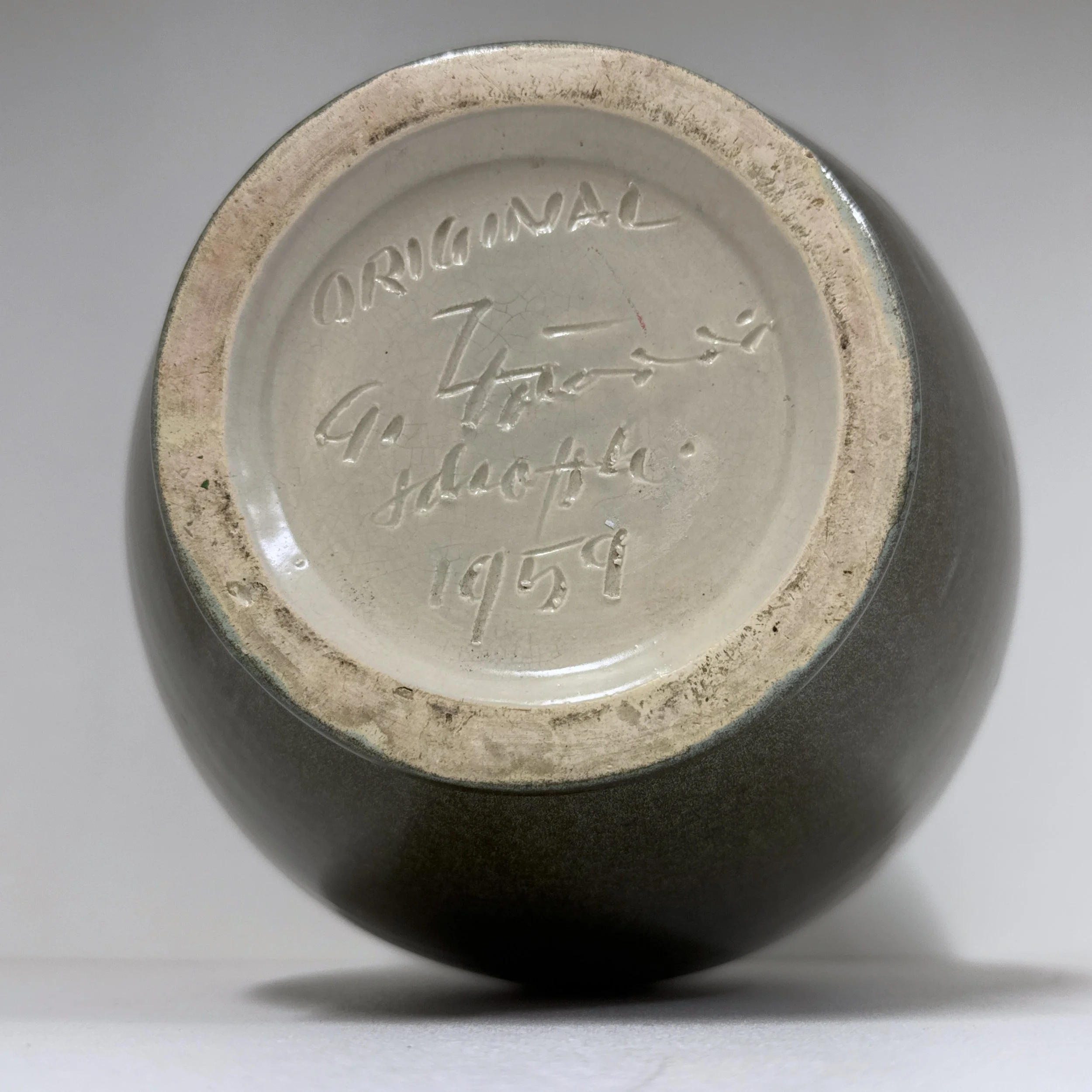 ModernEra_Gustav_Spörri_Vase_grün_9568.jpg