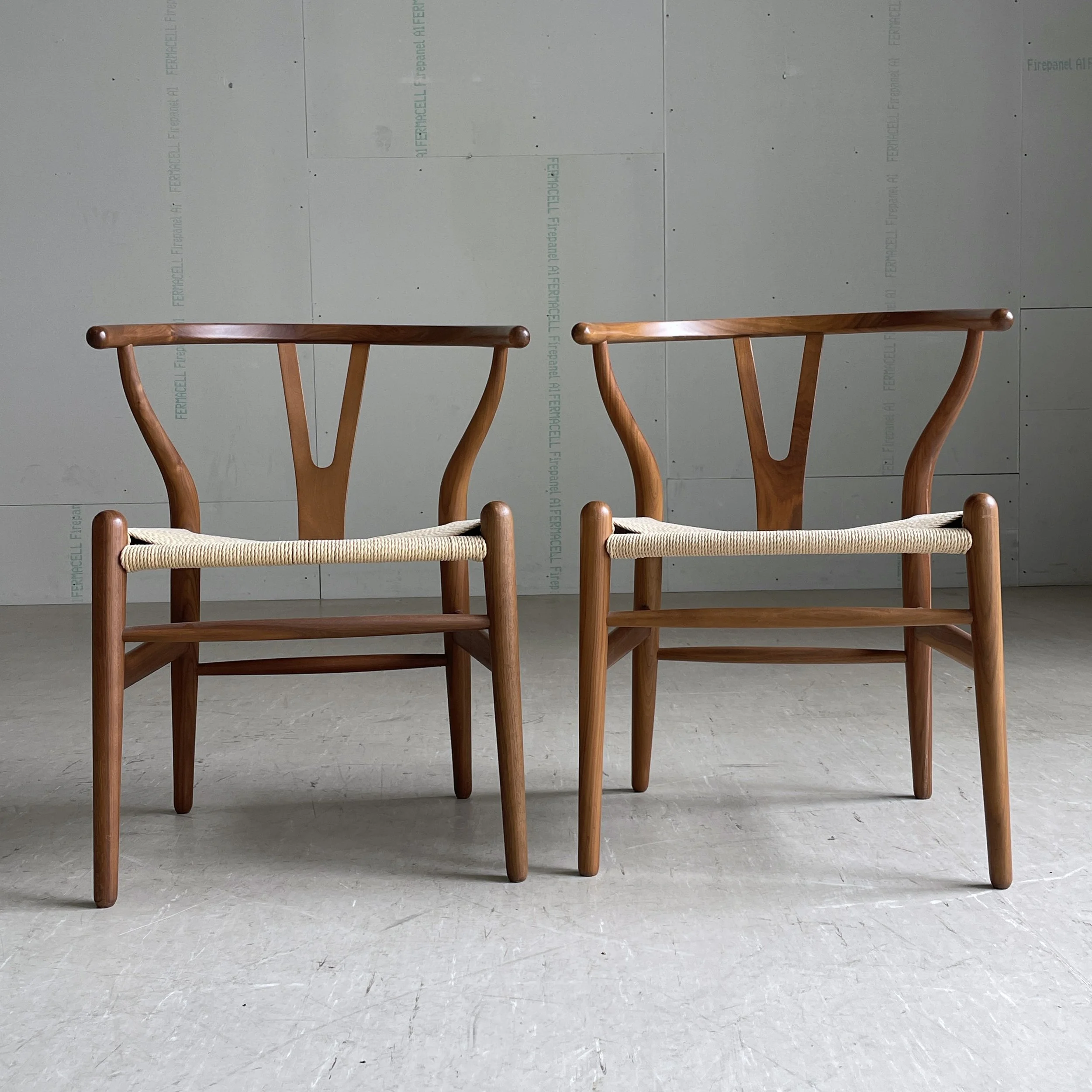 ModernEra_Carl_Hansen_Wishbone_Chair.5462.jpg
