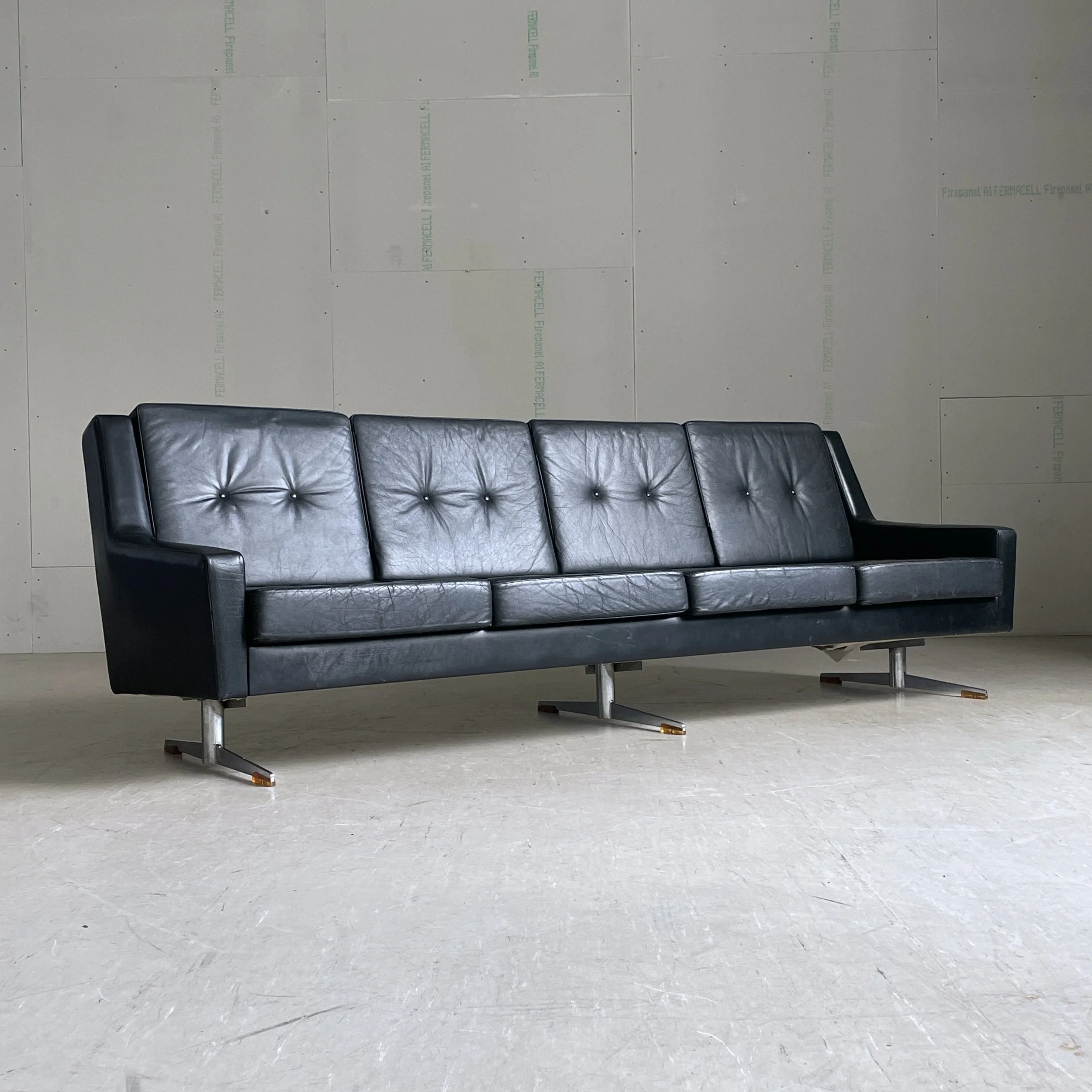 ModernEra_Dänisches_Leder_Sofa_5766.jpg