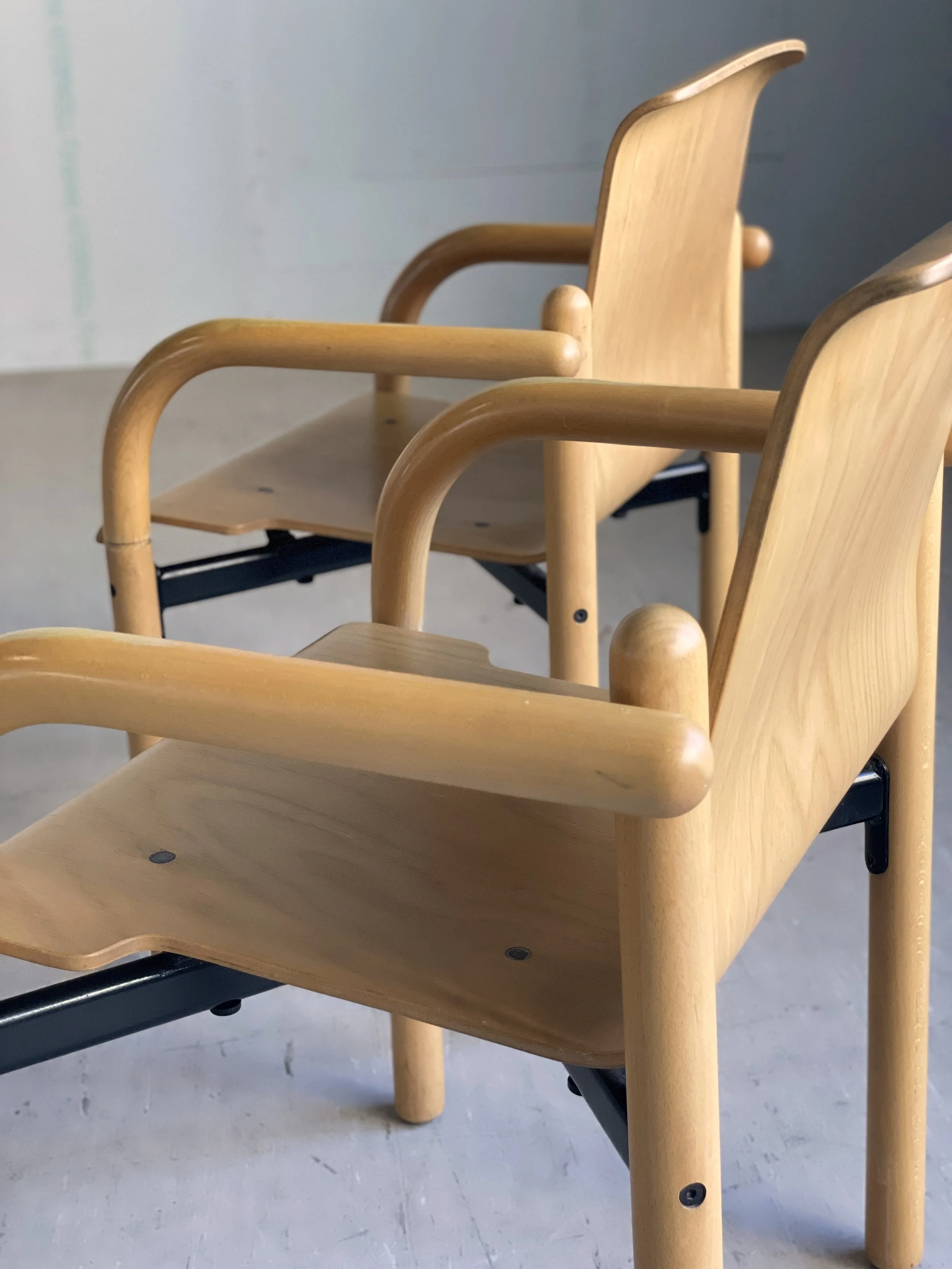 ModernEra_Thonet_Stapelbar6624.jpg