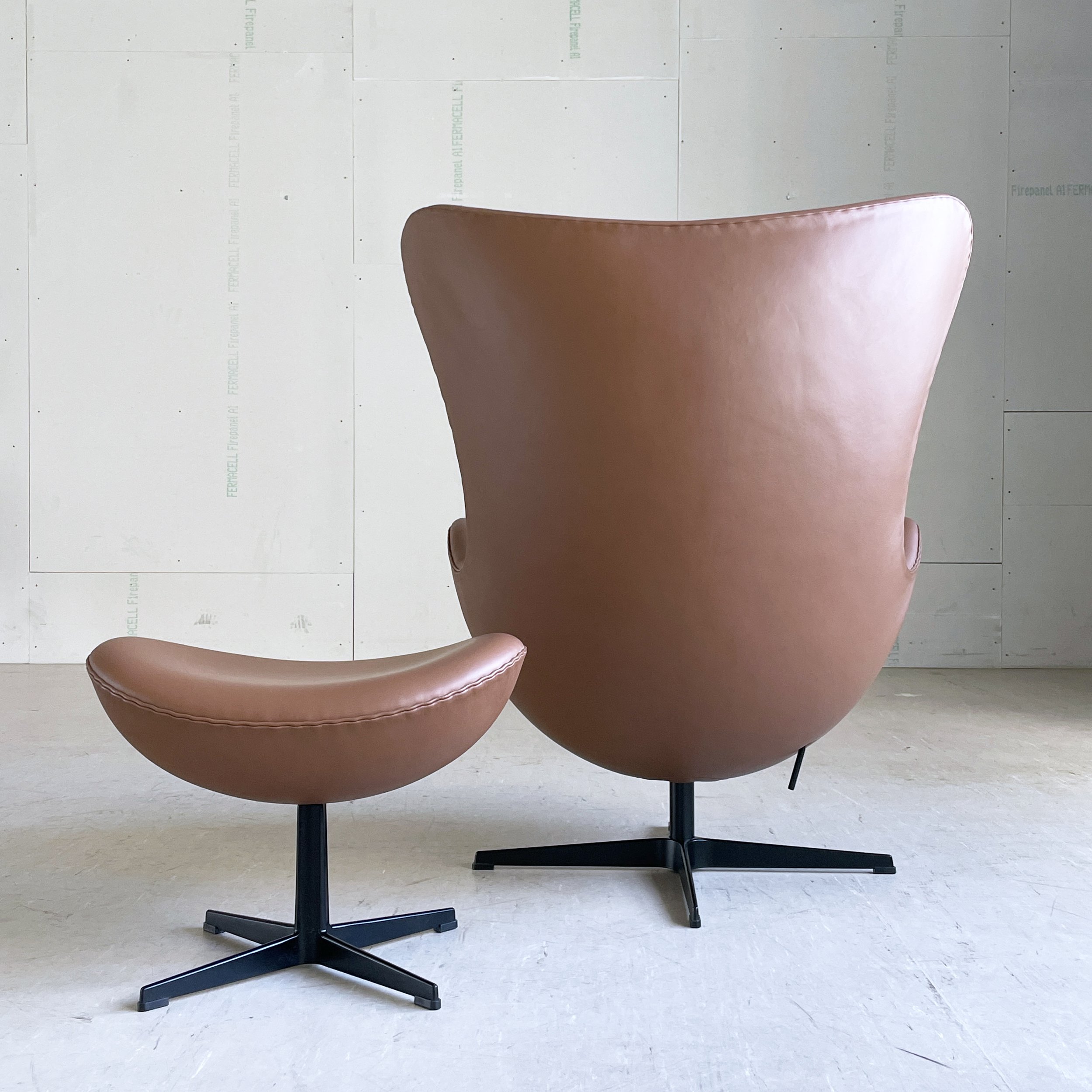 ModernEra_Arne_Jacobsen_Egg._3239.JPG