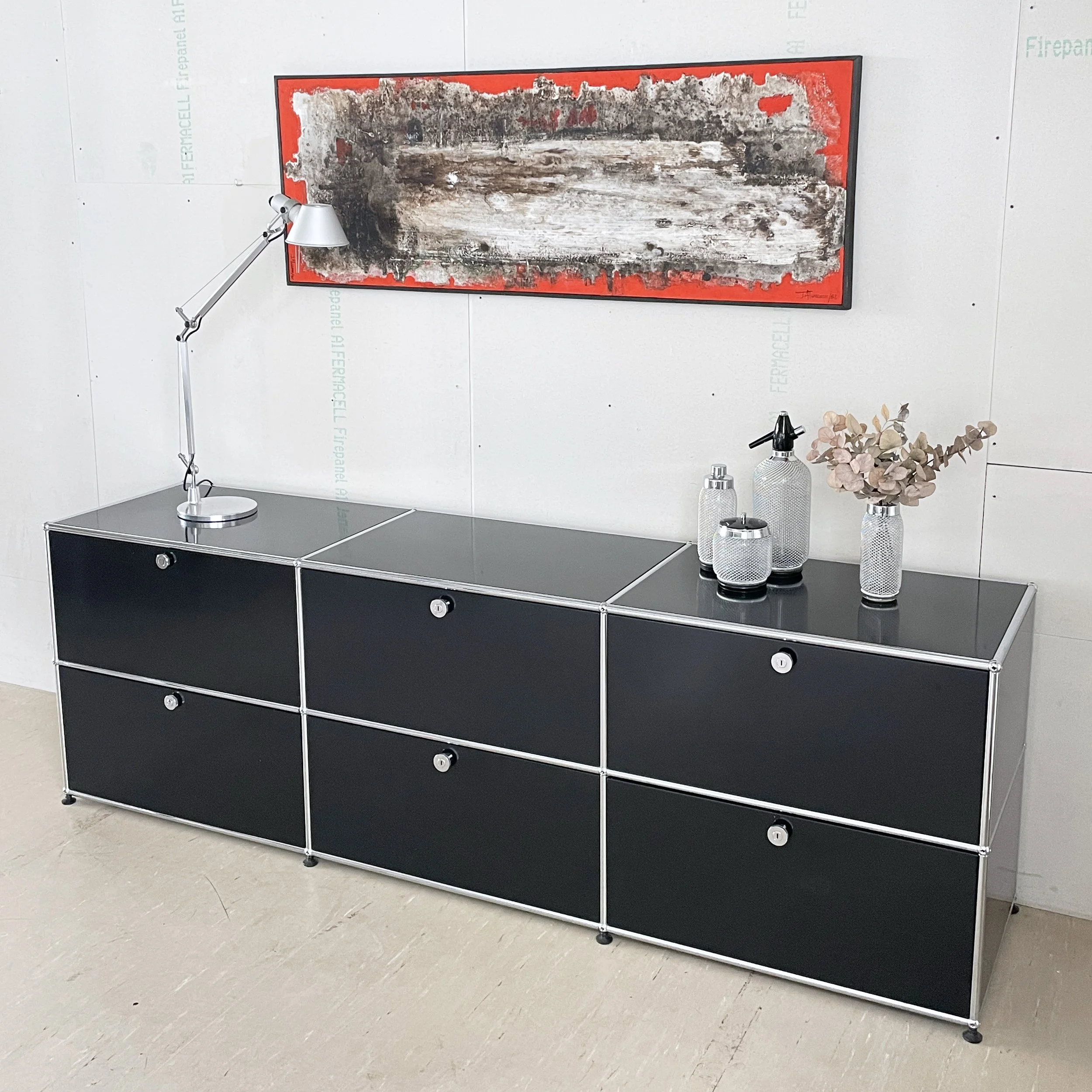 USM Haller schwarz.1.JPG