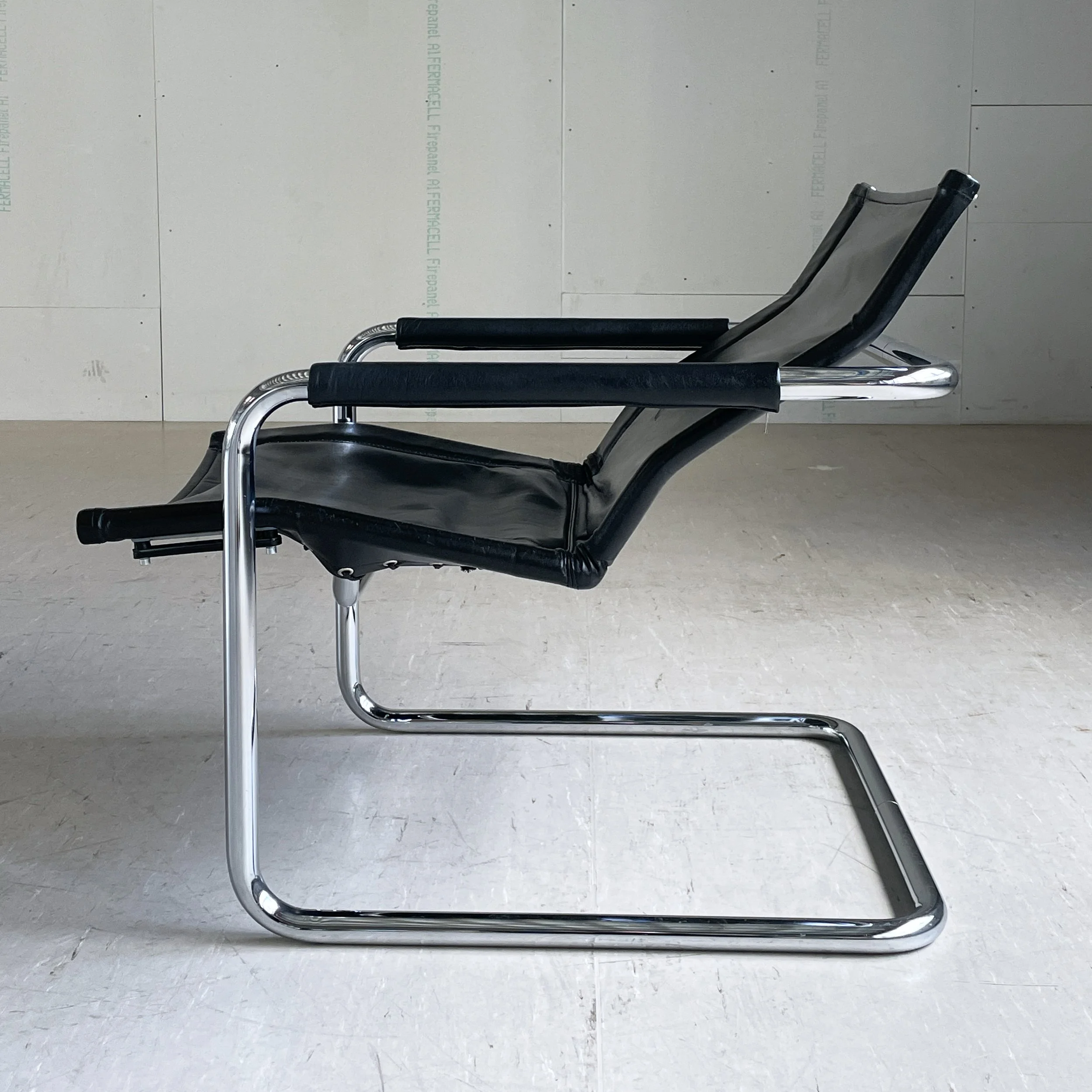 ModernEra_Pfalzberger_Sessel_3257 2.JPG