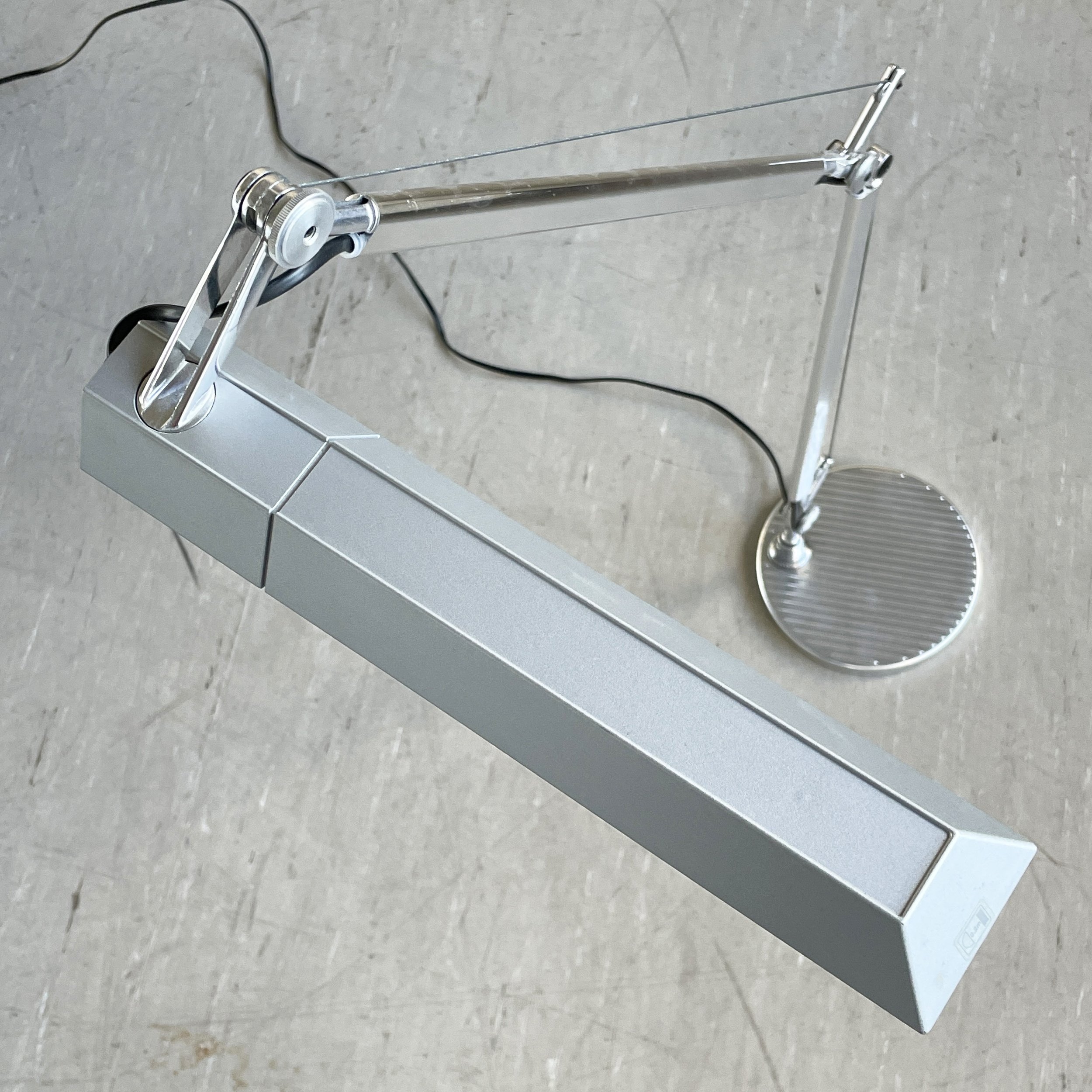 ModernEra_Artemide_Bürolampe_IMG_8613.jpg