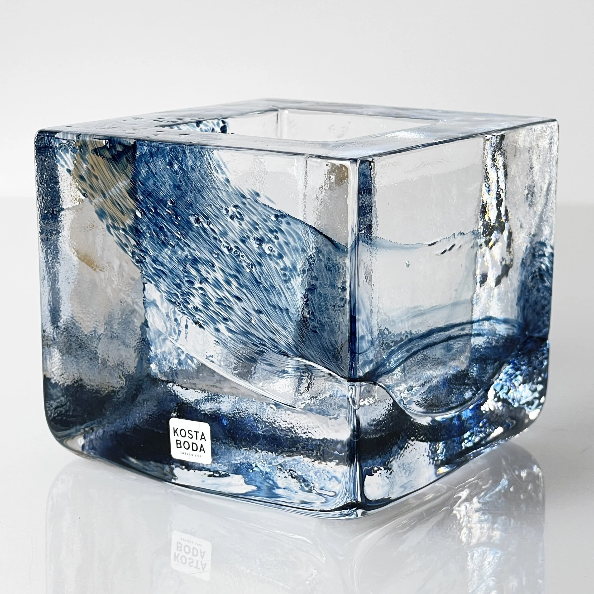 ModernEra_Kosta_Boda_Glass_Vase_7086.JPG